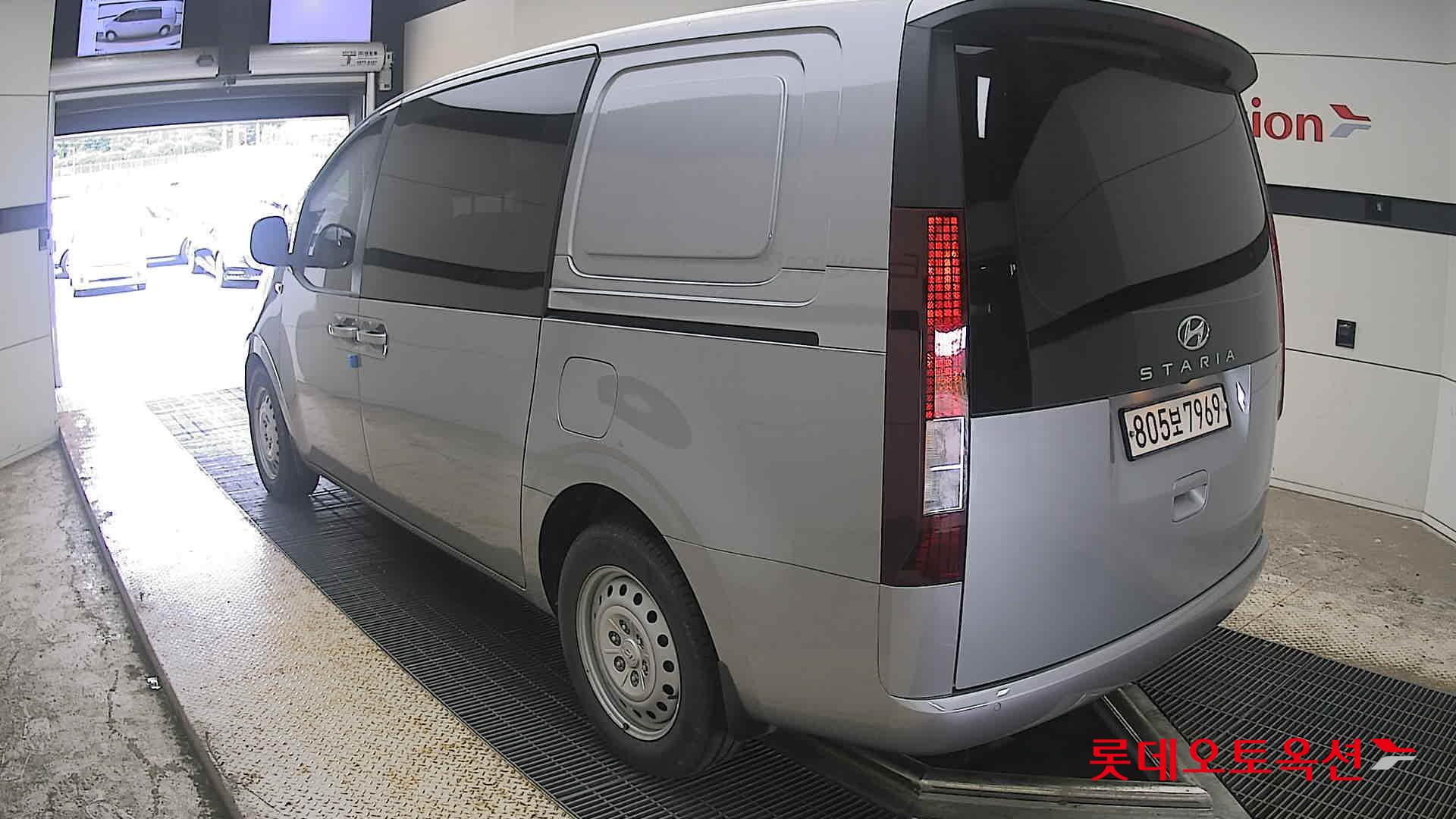 2022 - hyundai staria