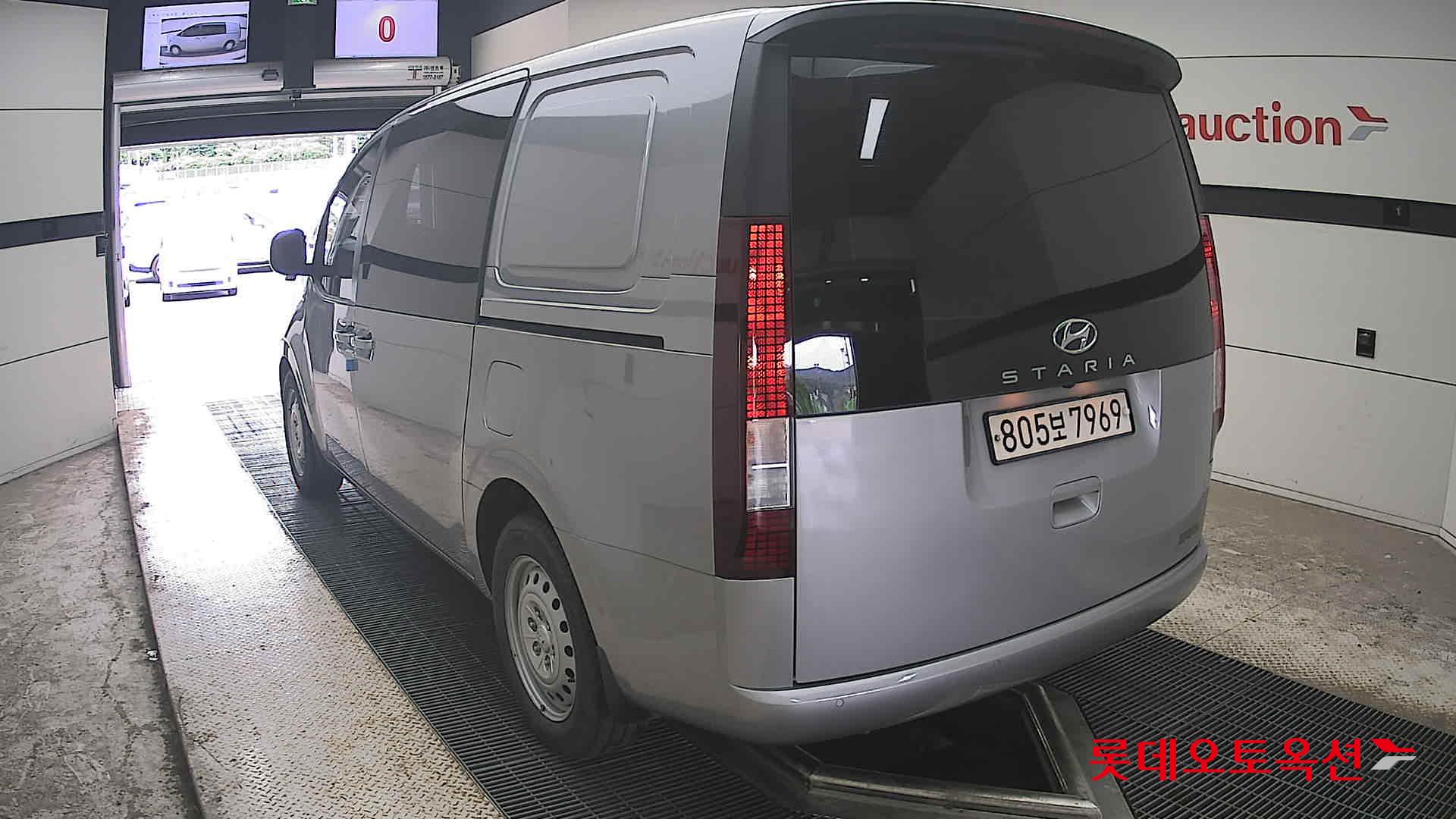 2022 - hyundai staria