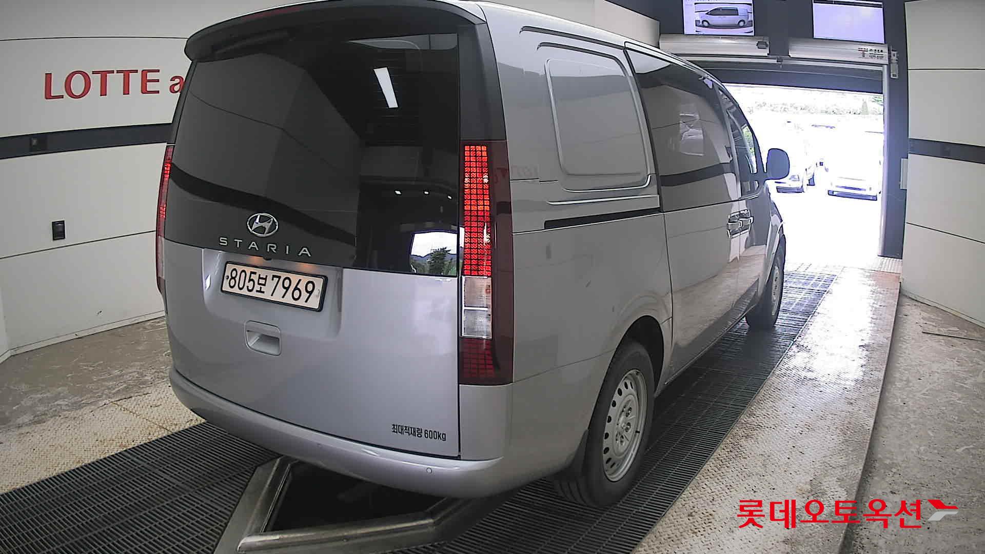 2022 - hyundai staria