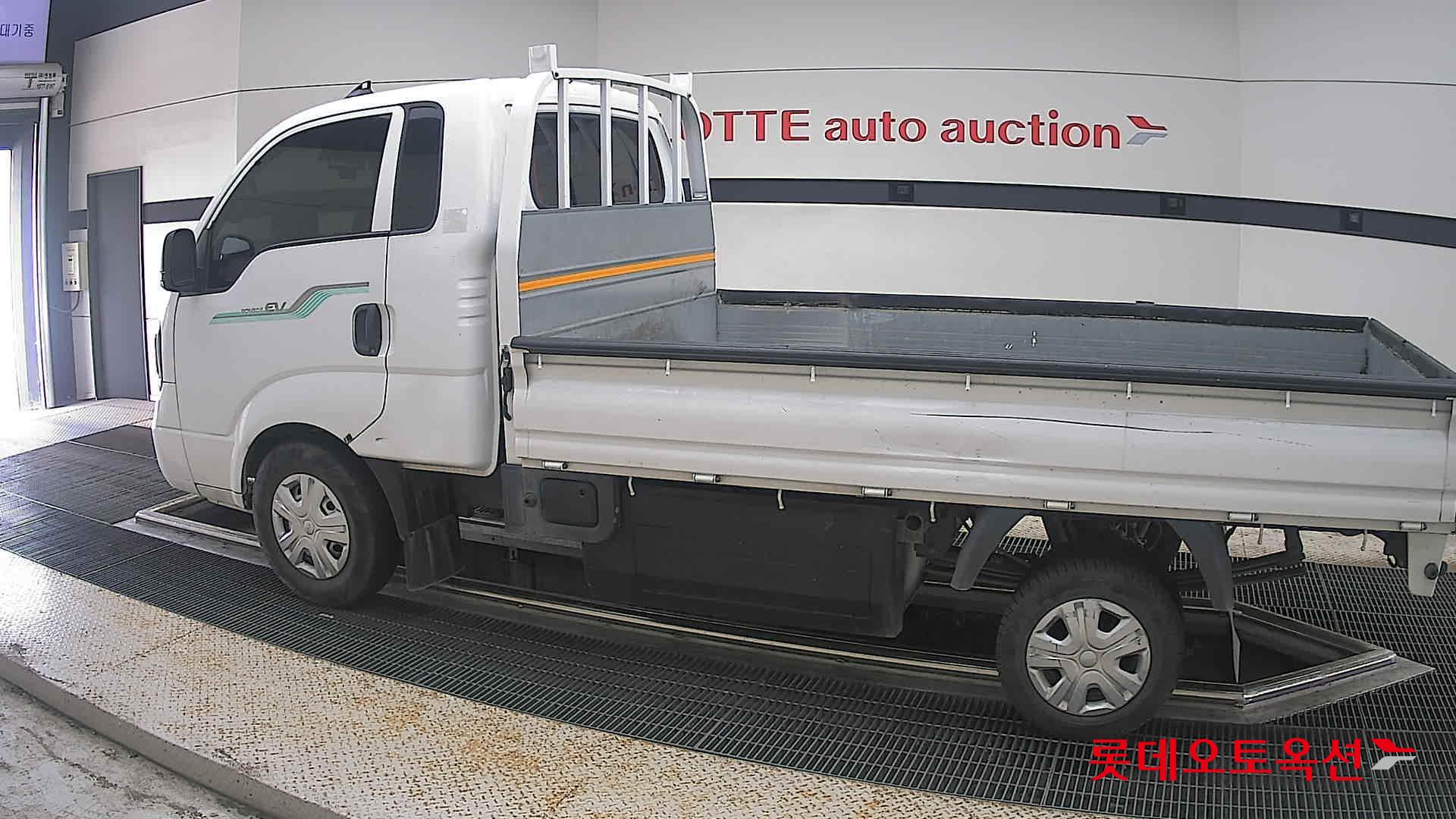 2023 - kia bongo