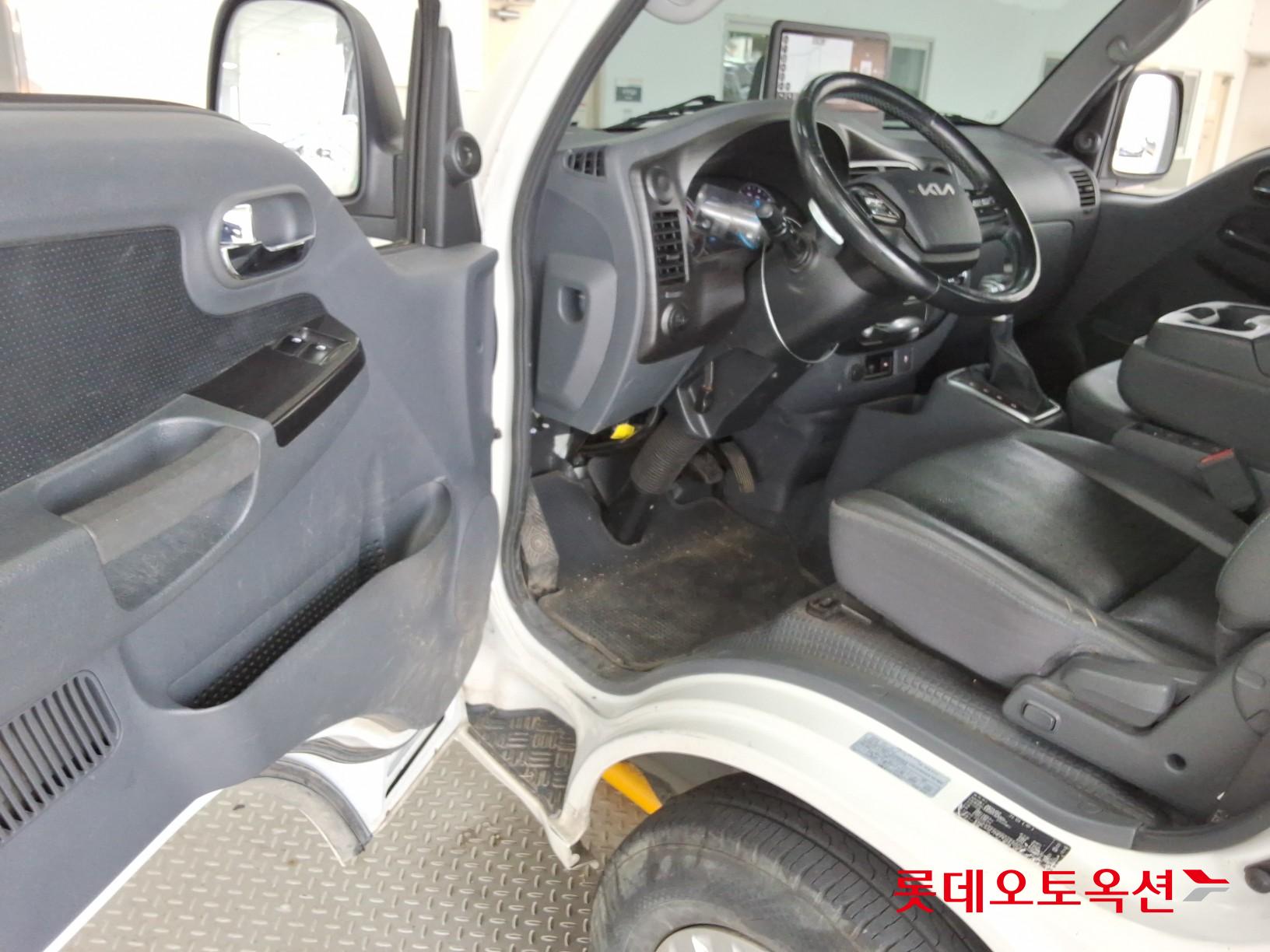 2023 - kia bongo