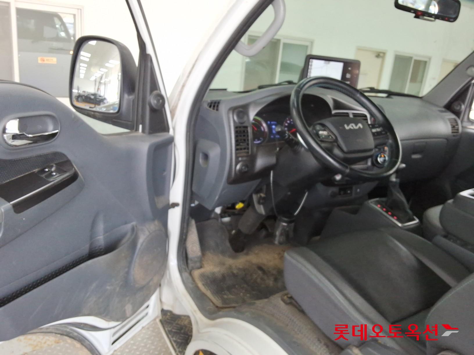 2023 - kia bongo
