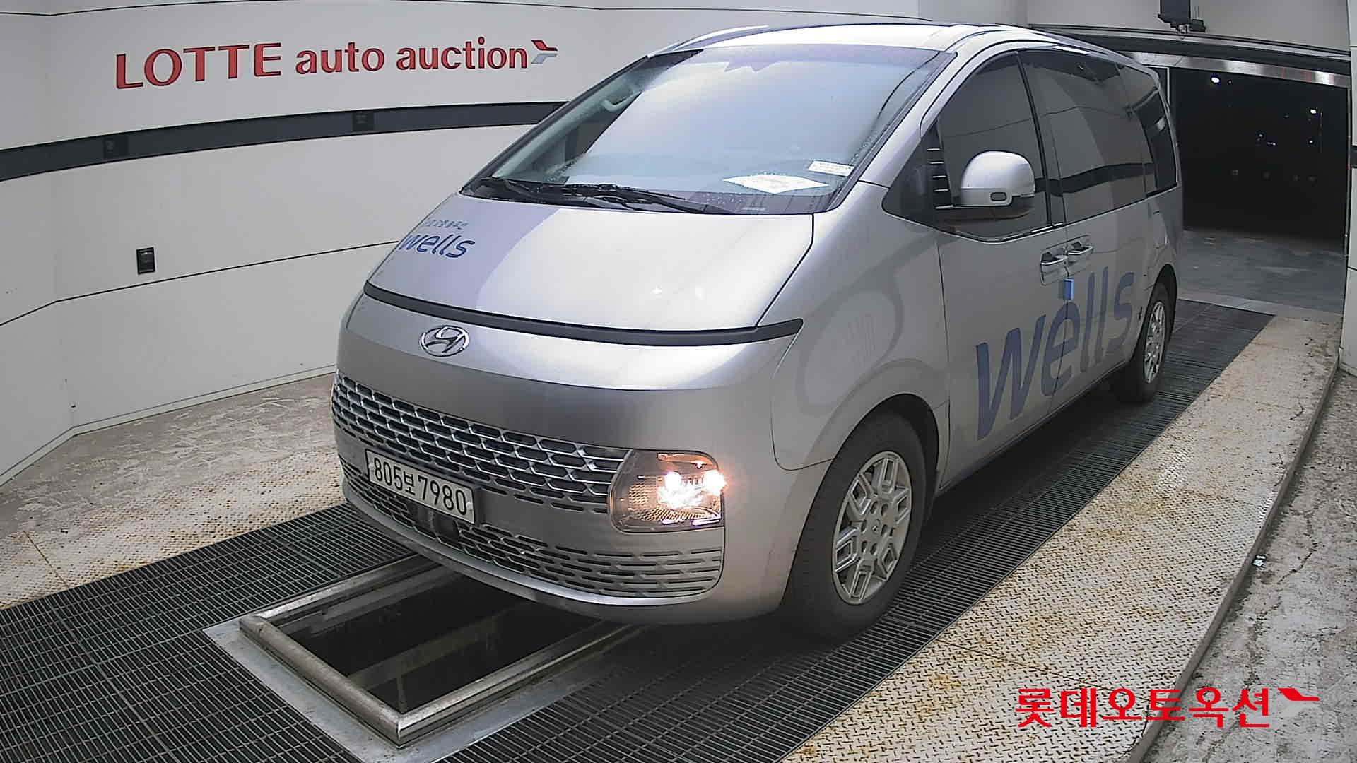 2022 - hyundai staria