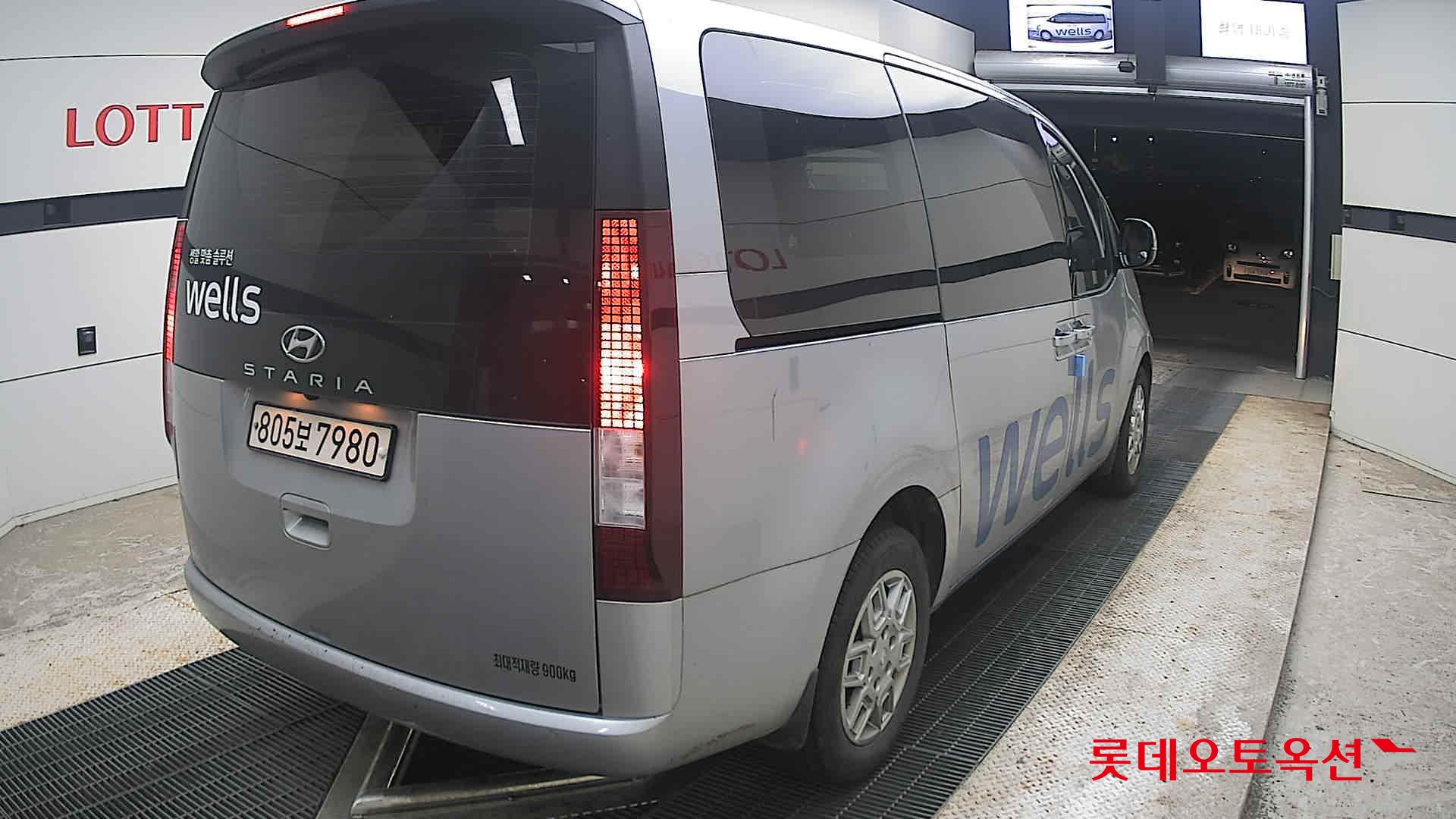 2022 - hyundai staria