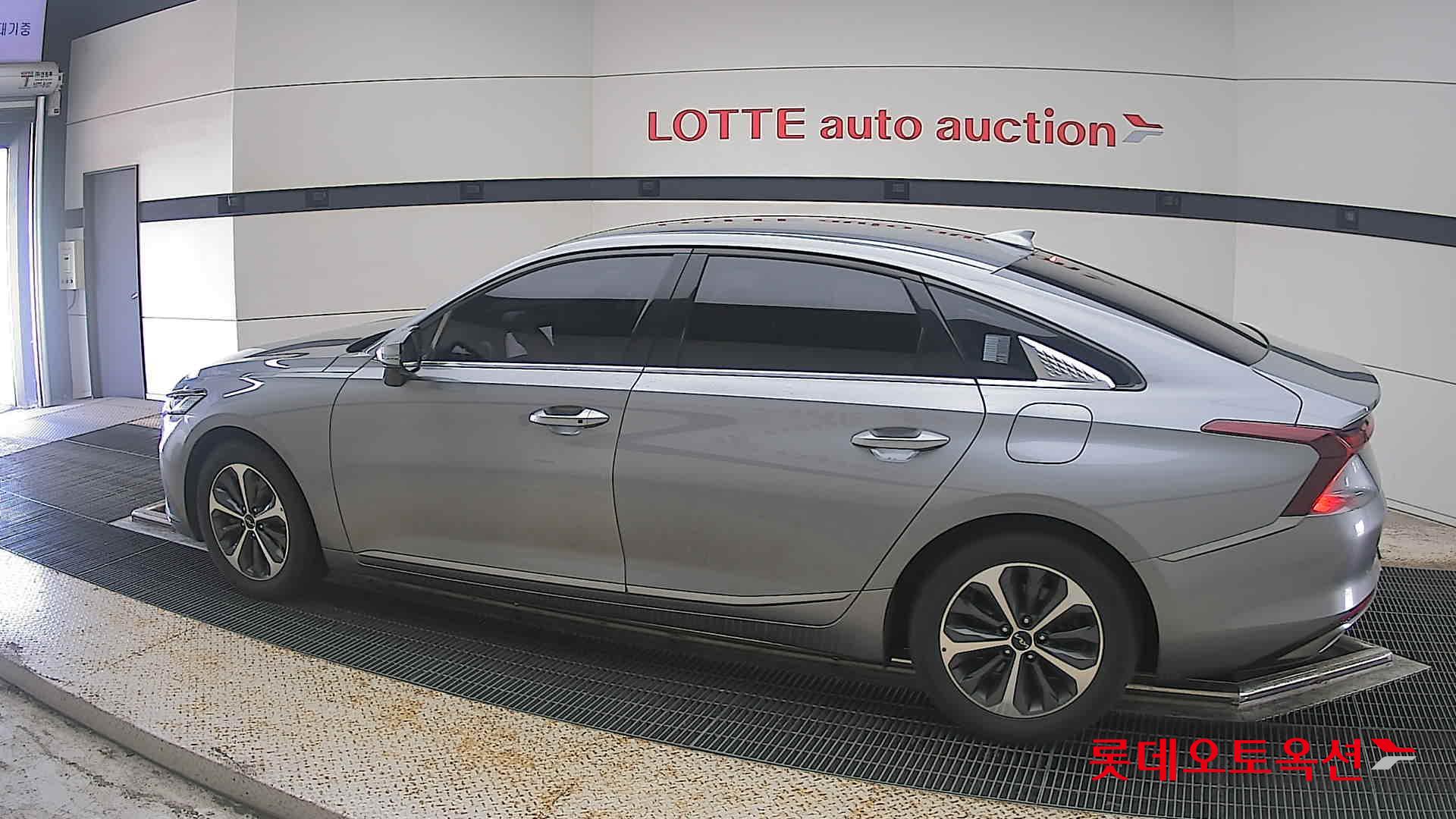 2022 - kia k8