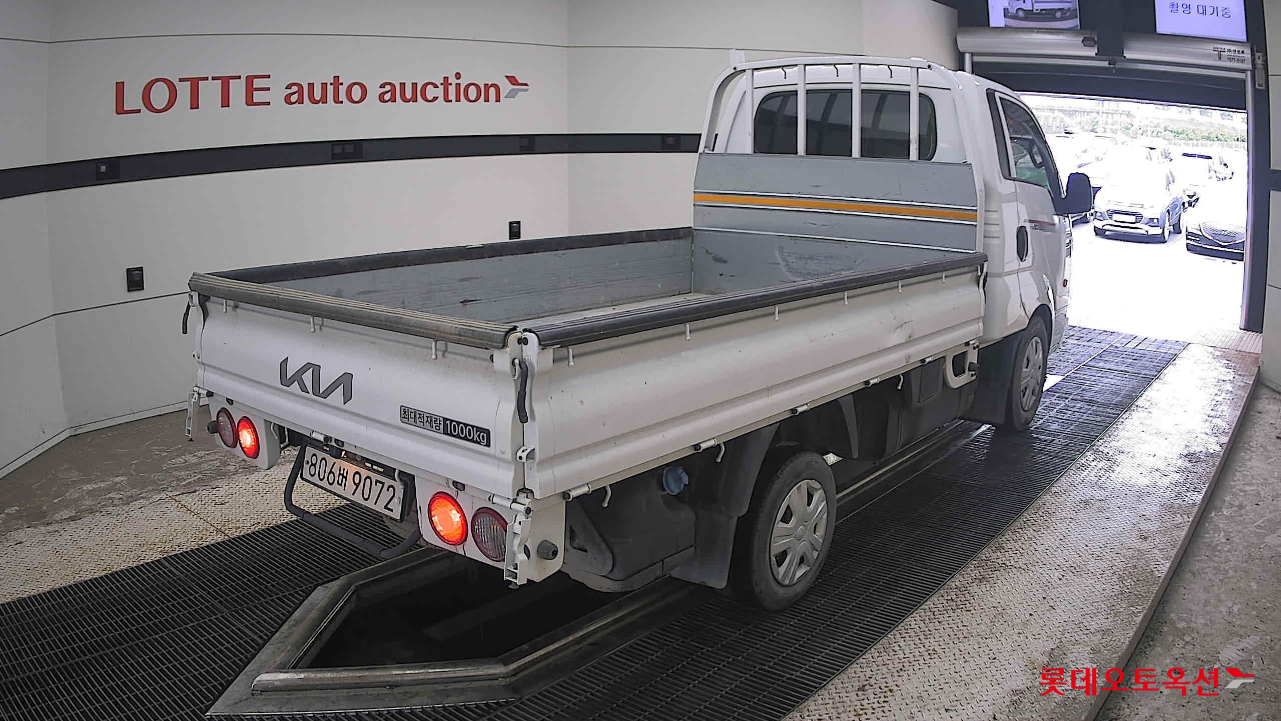 2023 - kia bongo