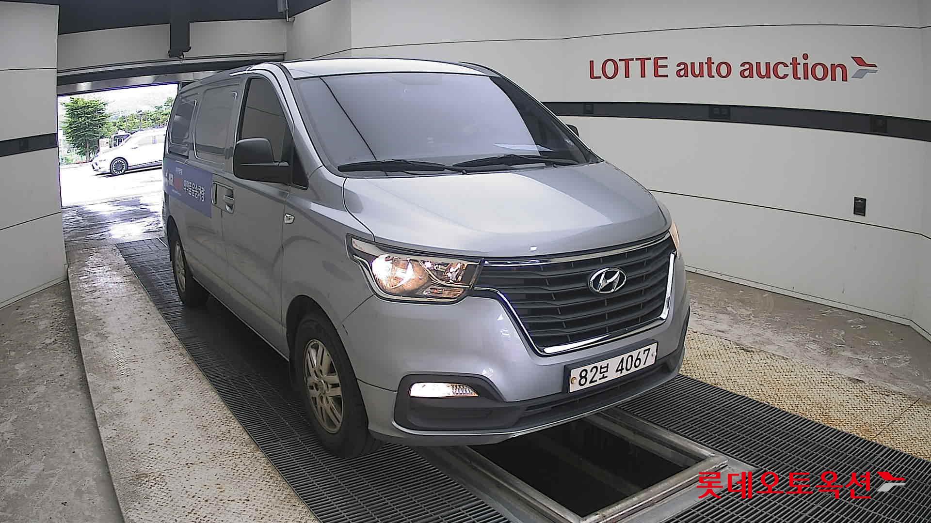 2021 - hyundai grand starex