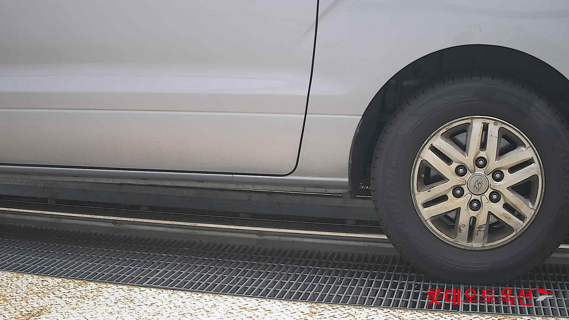 2021 - hyundai grand starex