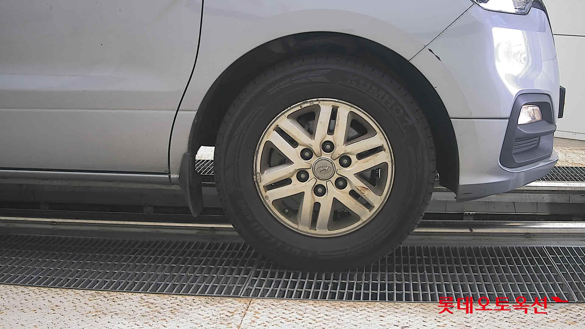 2021 - hyundai grand starex