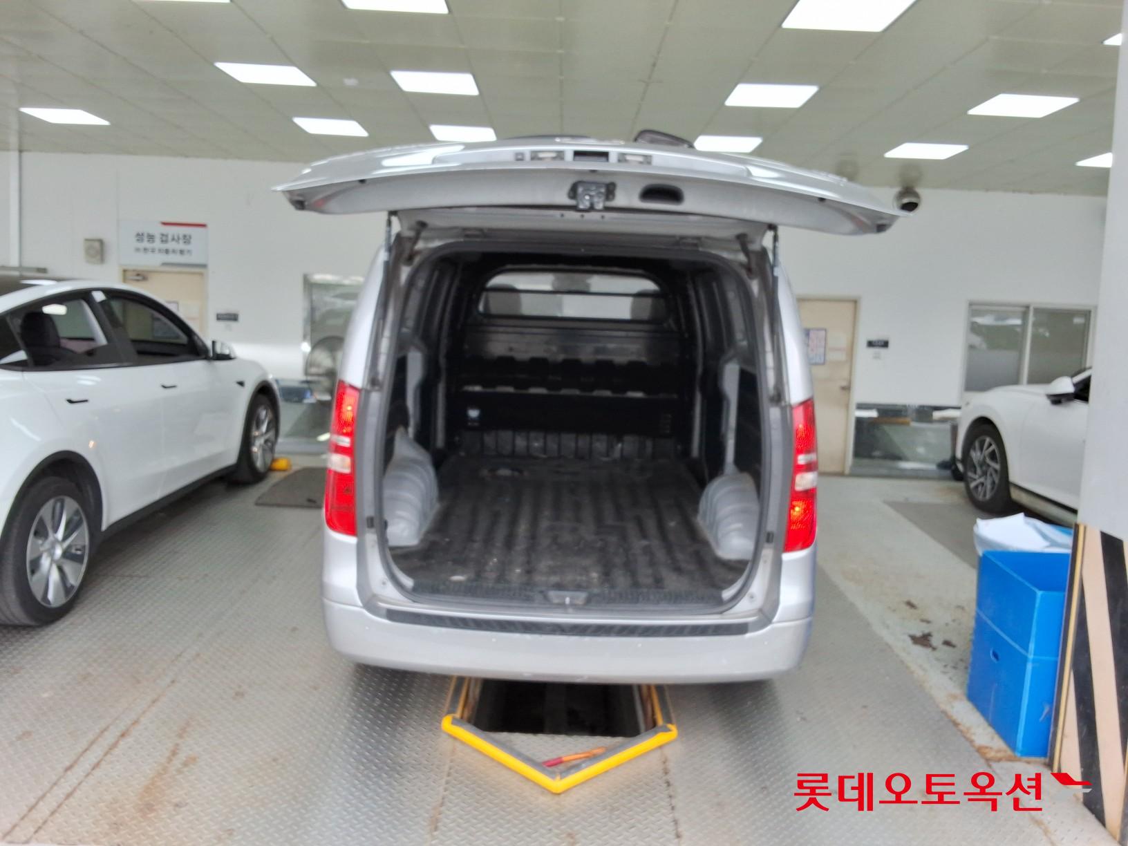 2021 - hyundai grand starex