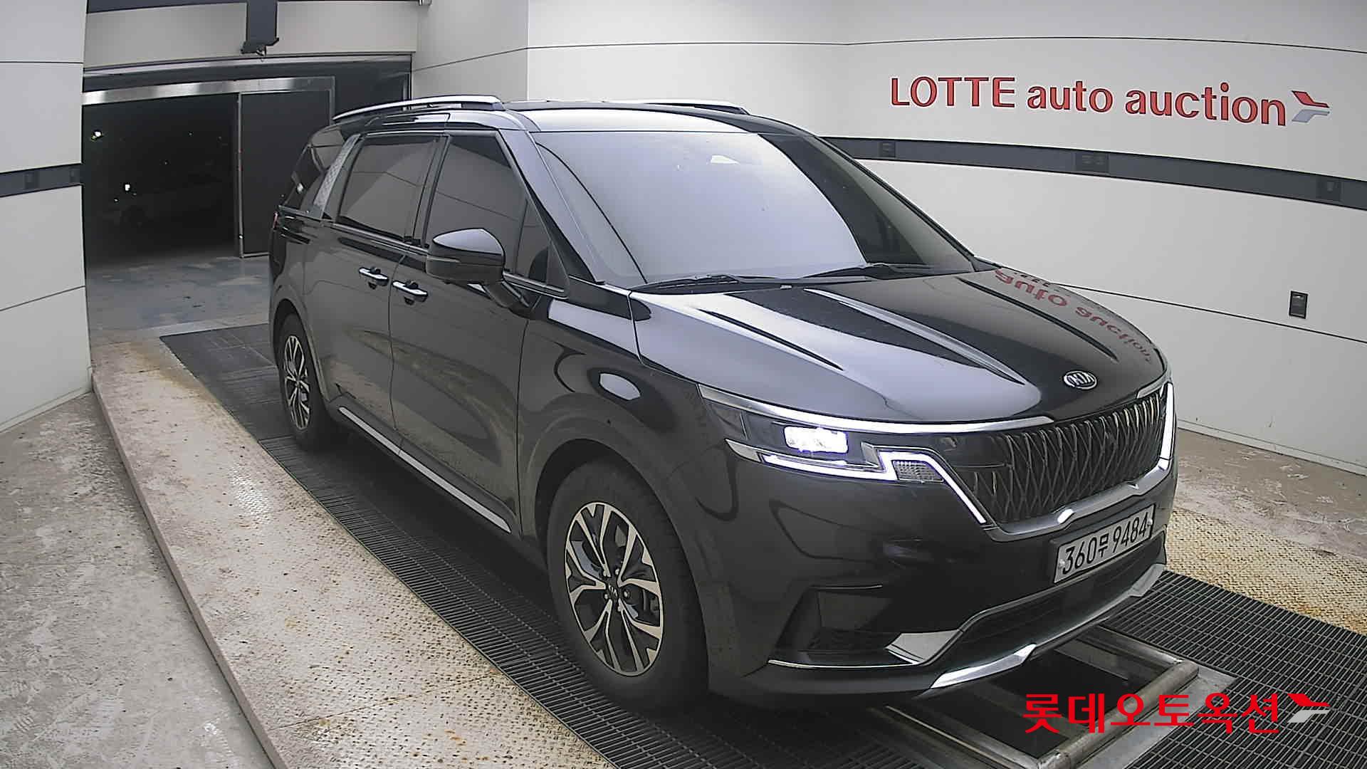 2021 - kia carnival