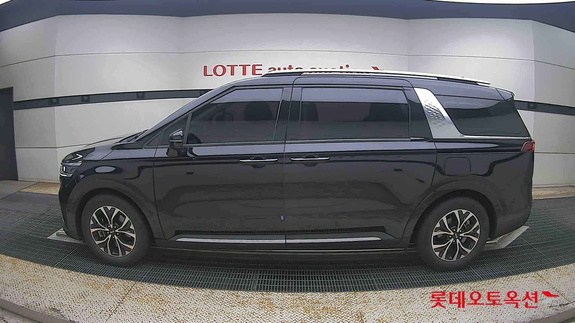 2021 - kia carnival