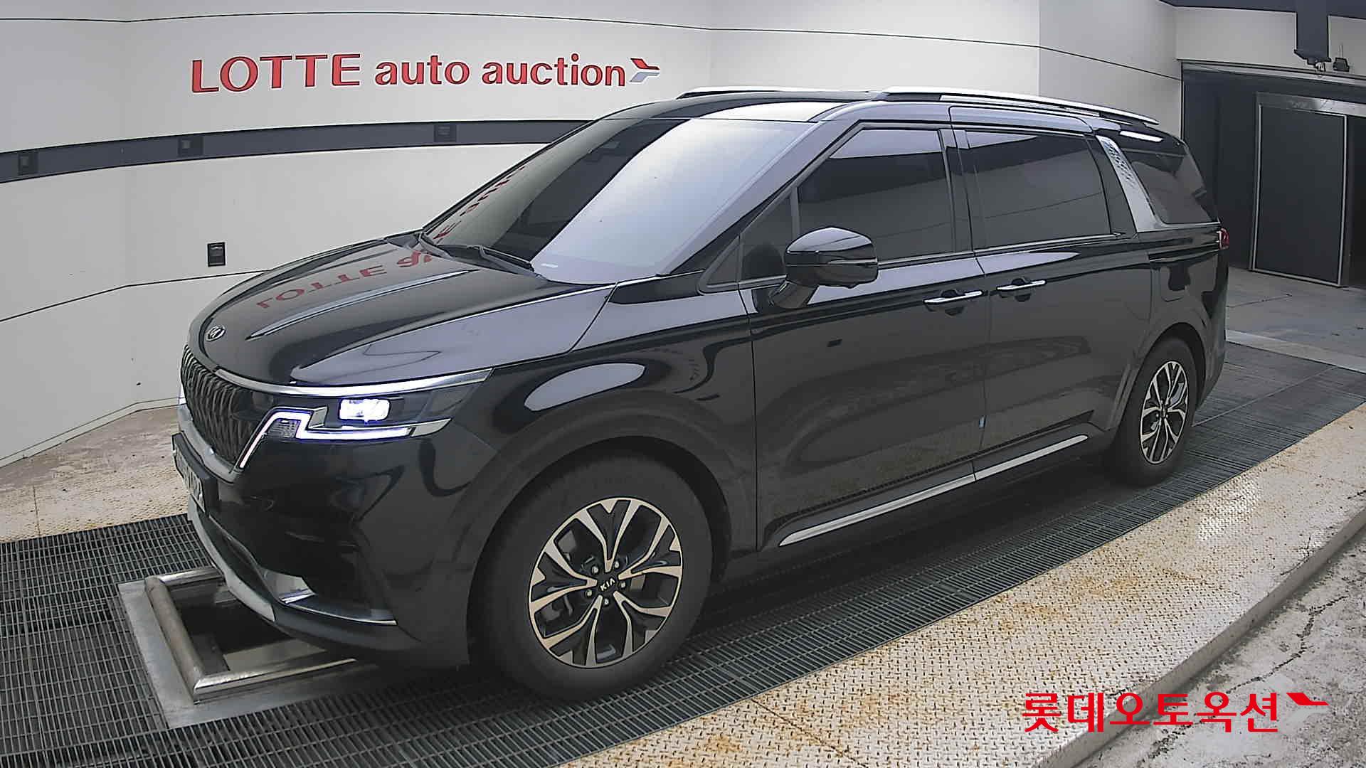 2021 - kia carnival