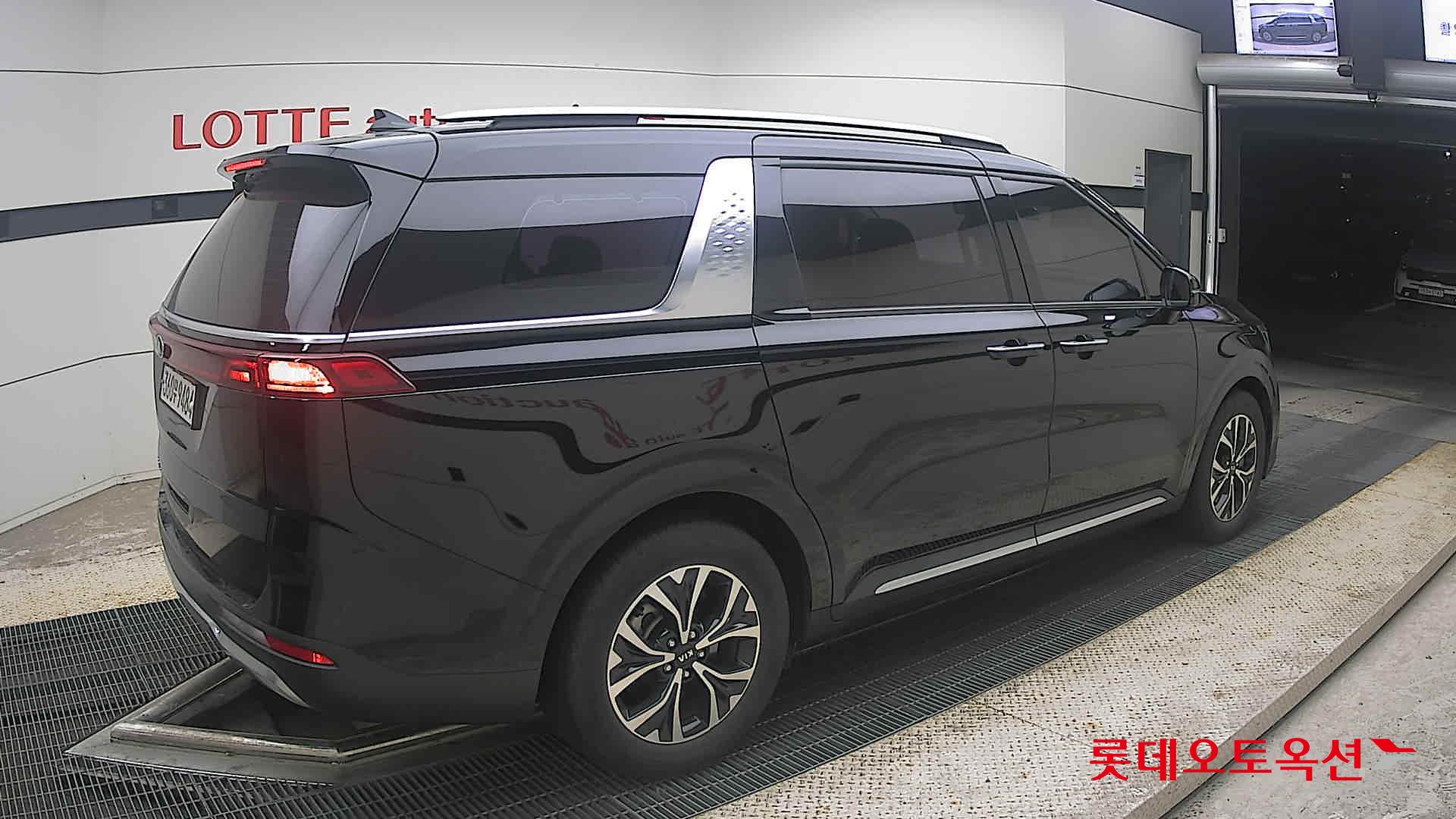 2021 - kia carnival