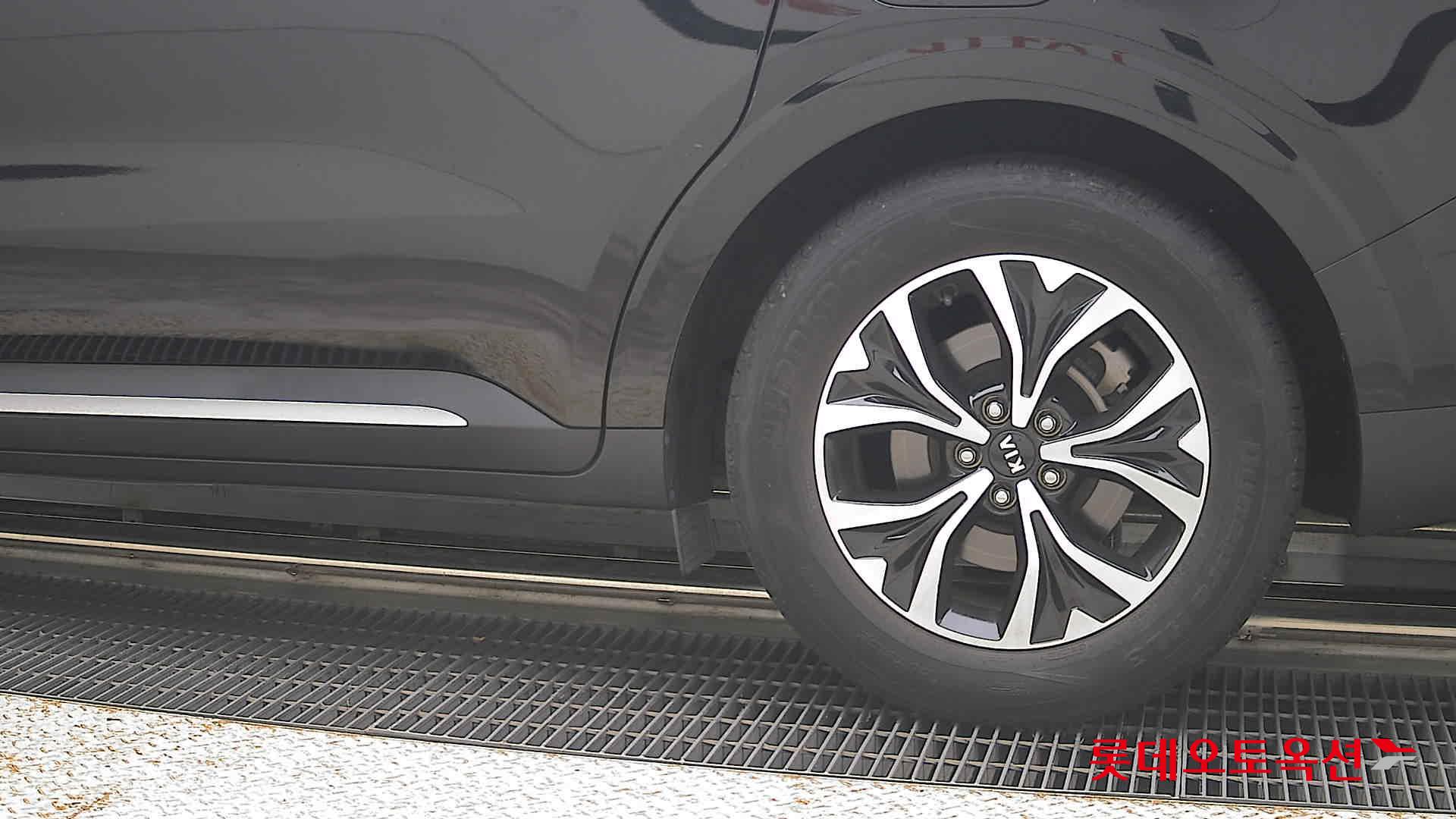 2021 - kia carnival