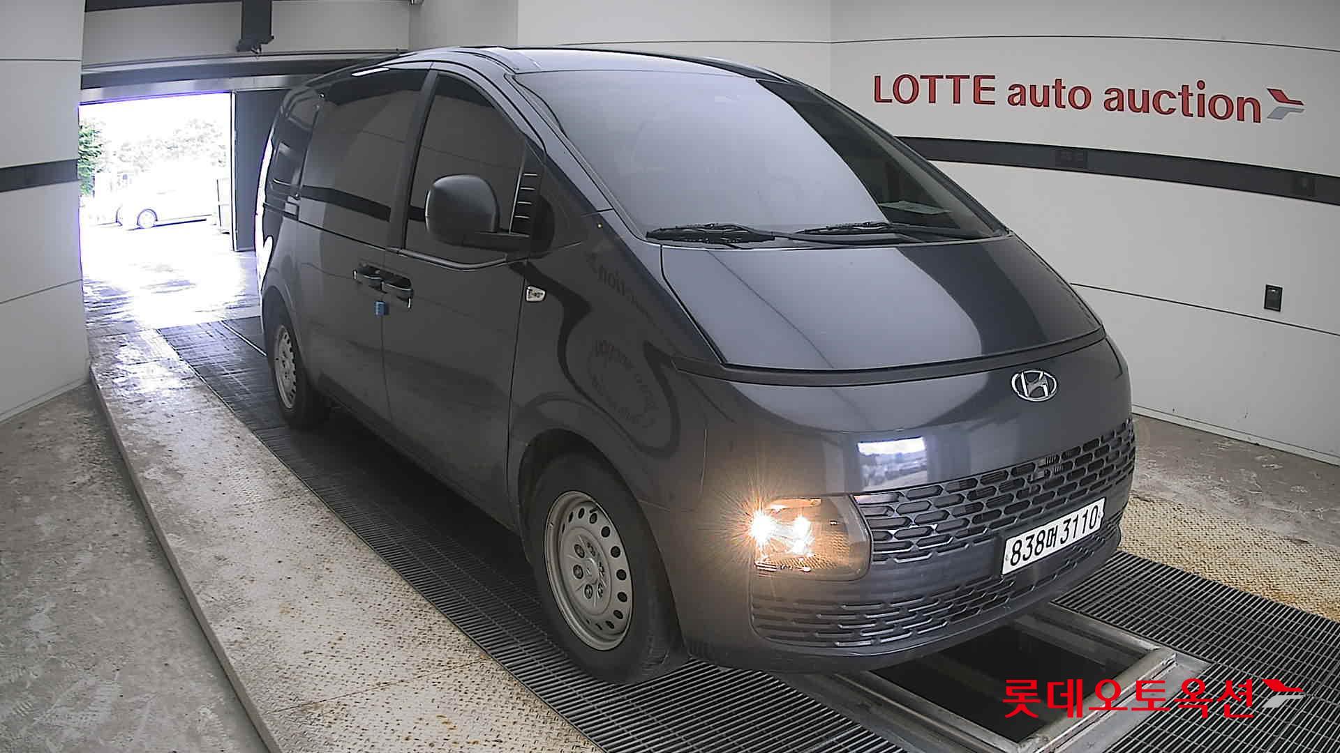 هيونداي ستاريا 2023