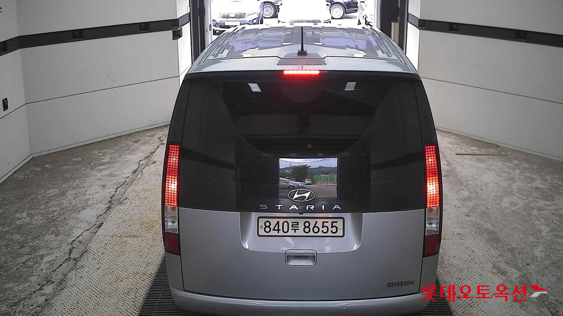 2023 - hyundai staria