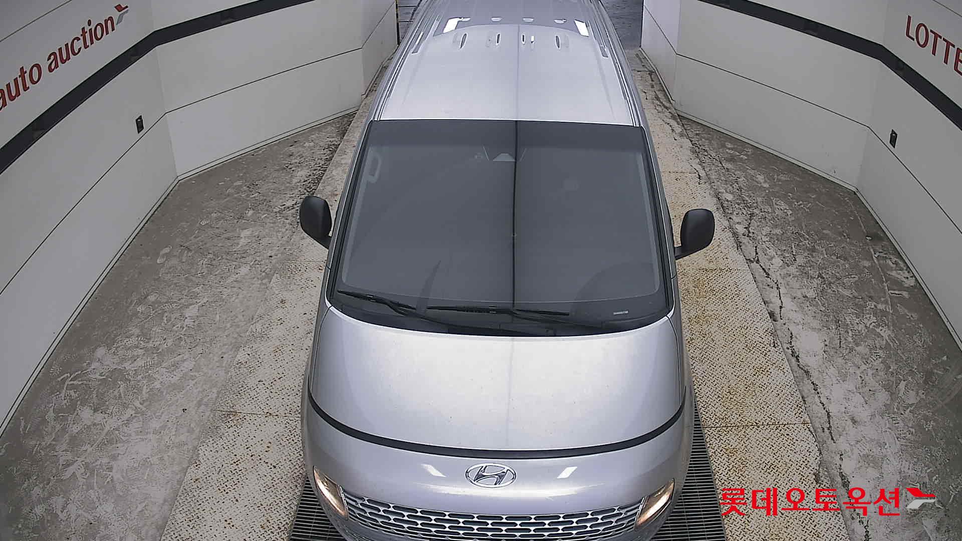 2023 - hyundai staria