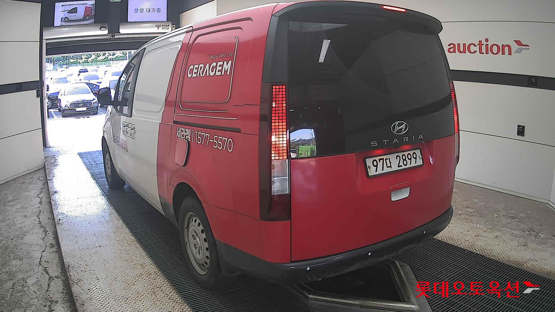 2022 - hyundai staria
