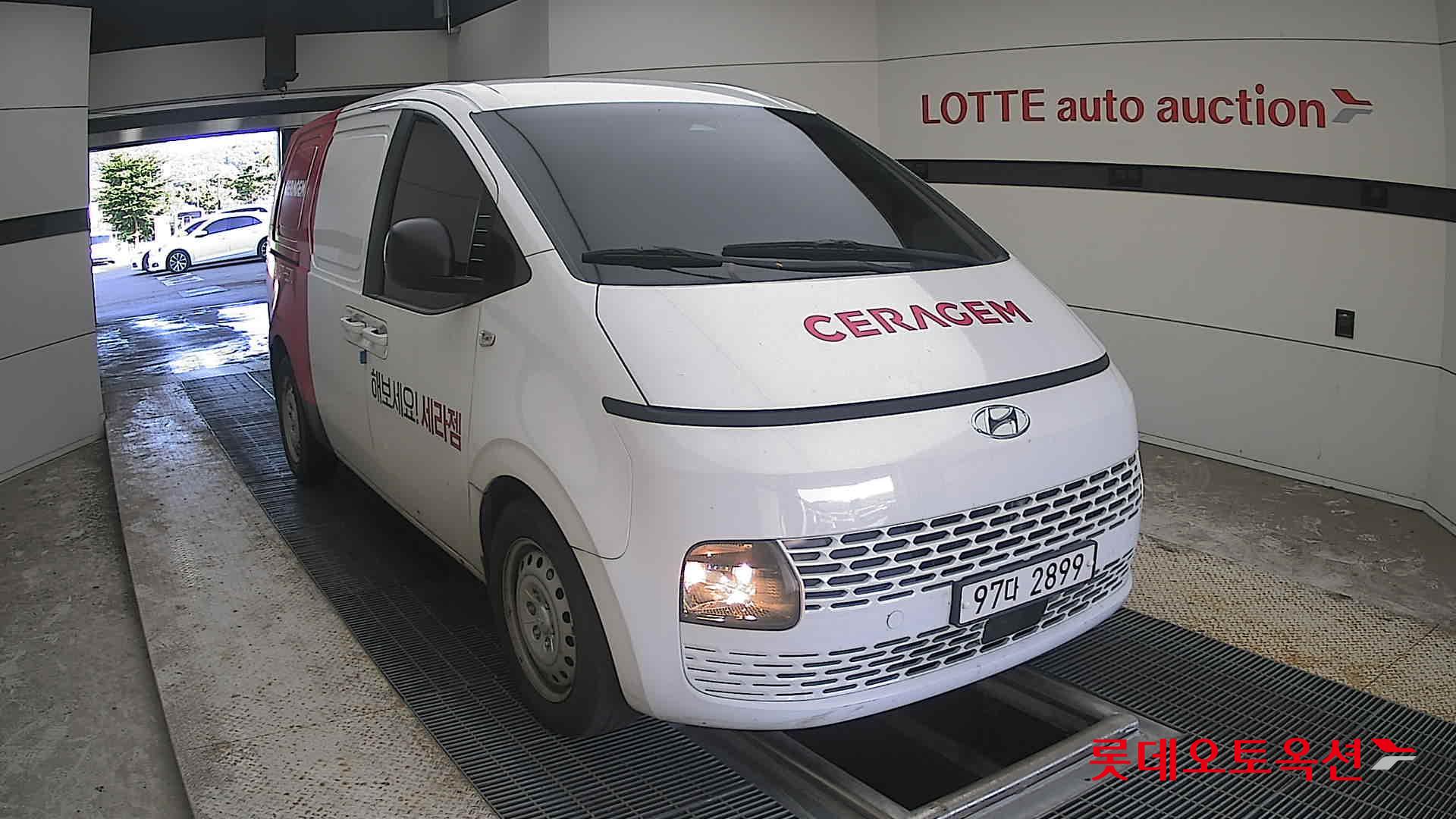 2022 - hyundai staria