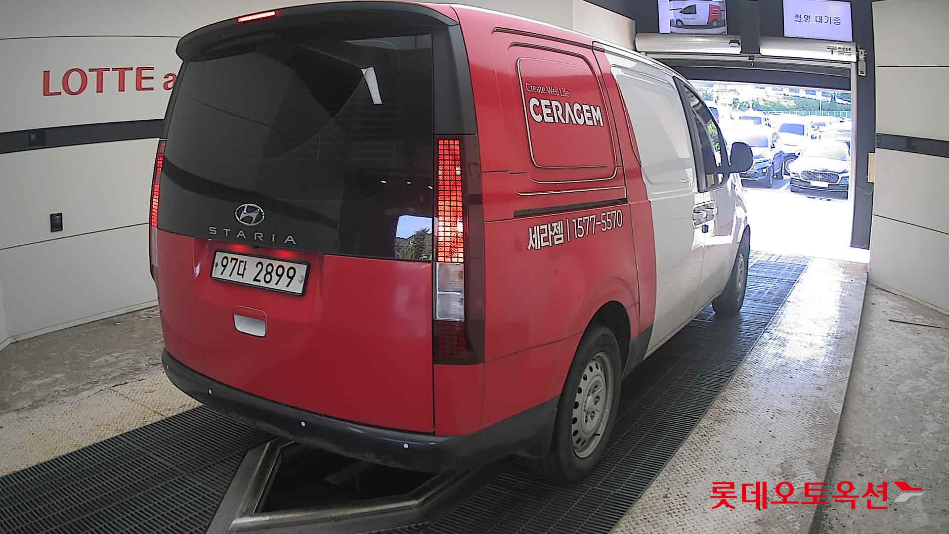2022 - hyundai staria