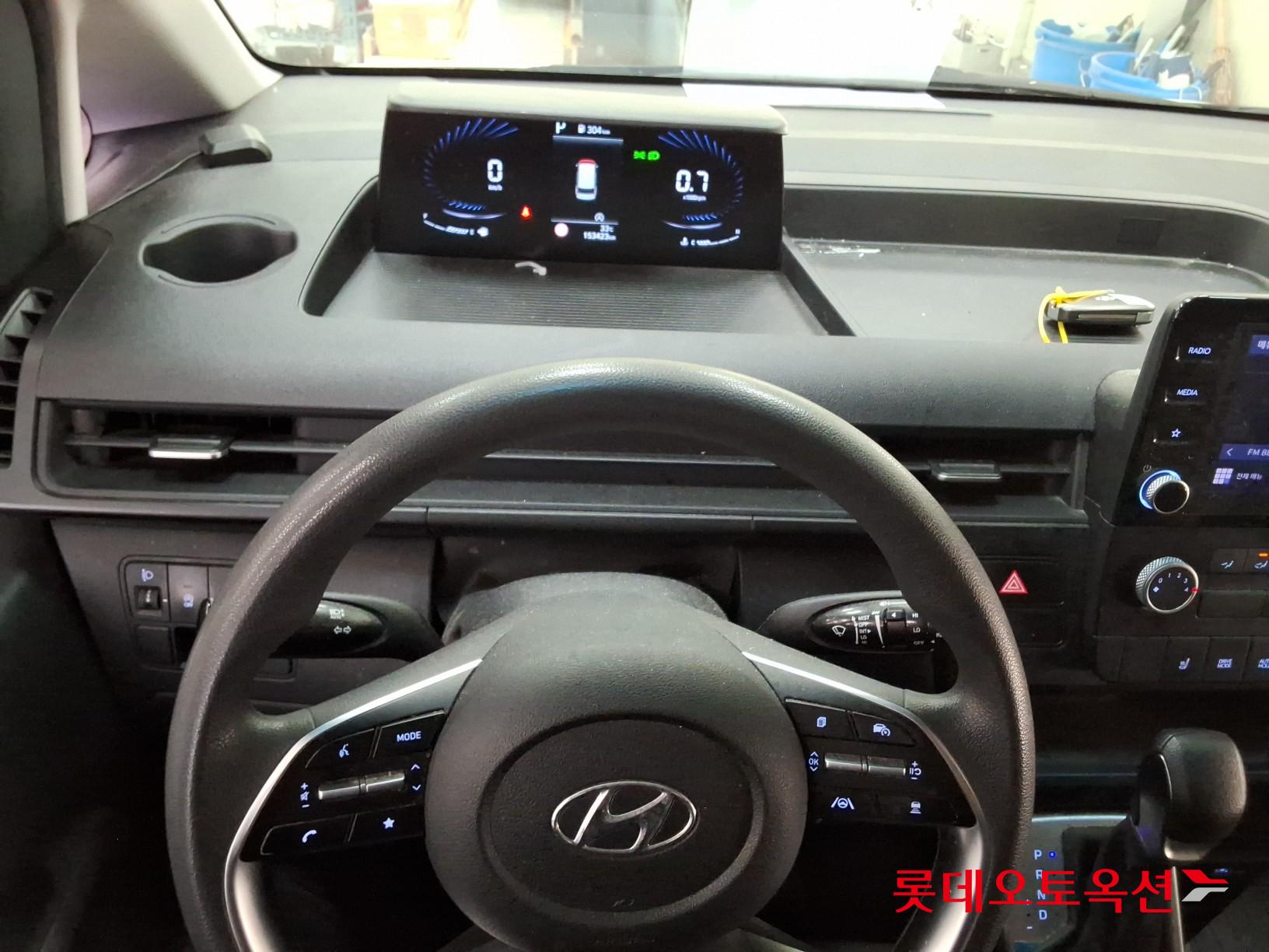 2022 - hyundai staria