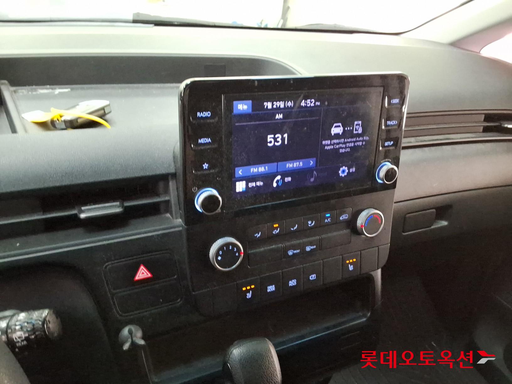 2022 - hyundai staria