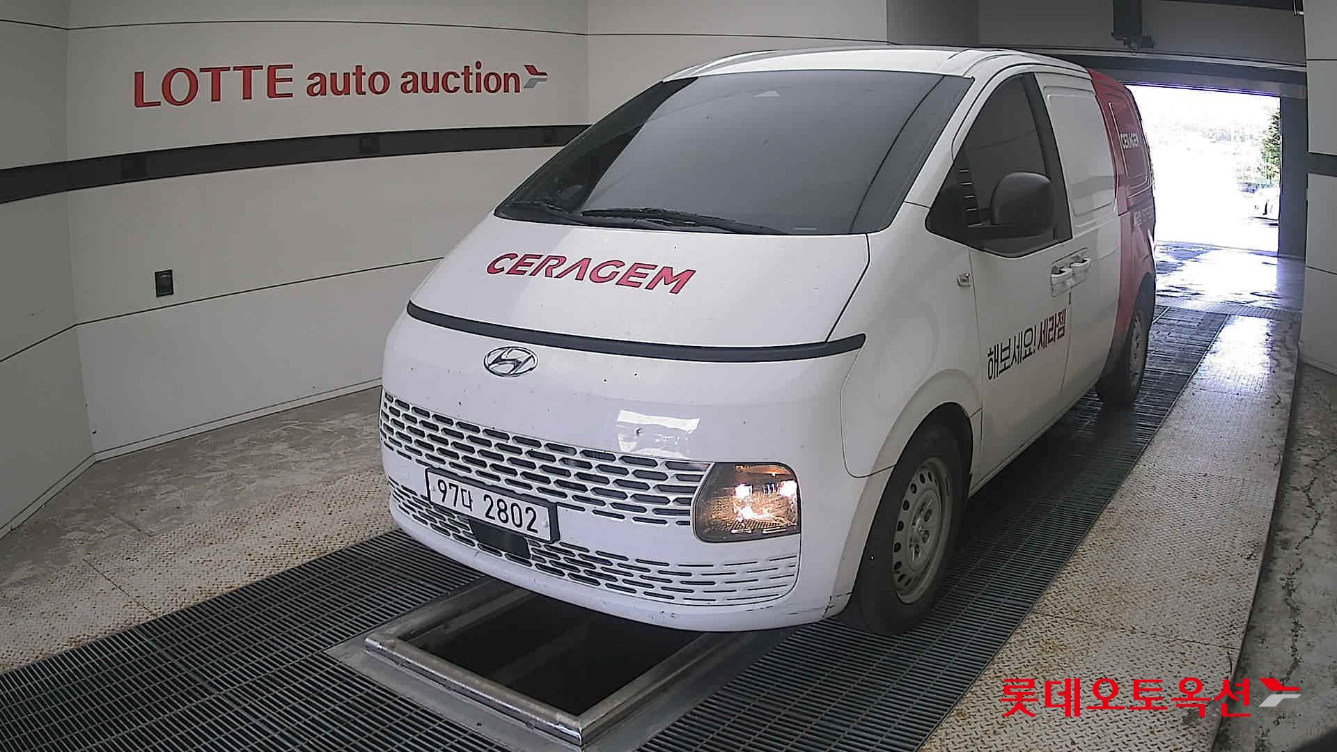 2022 - hyundai staria