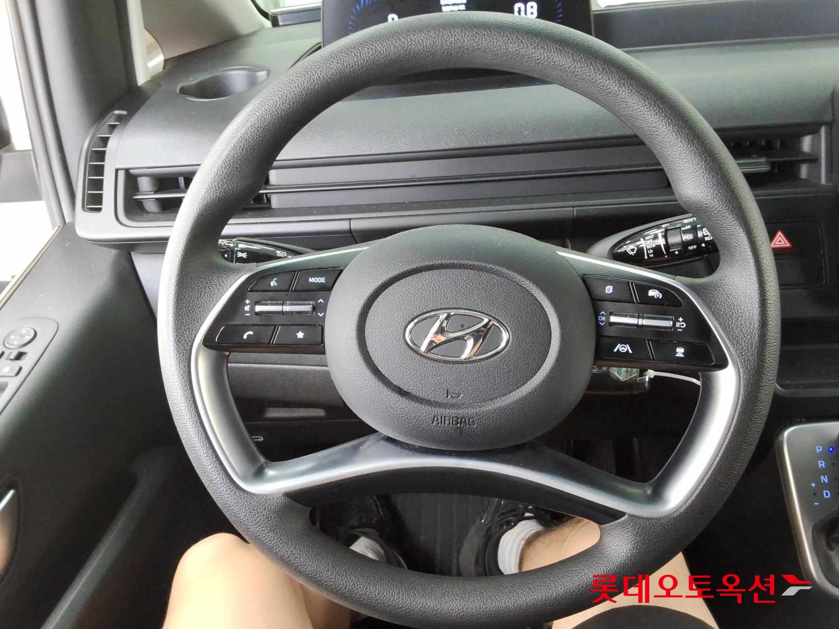 2022 - hyundai staria