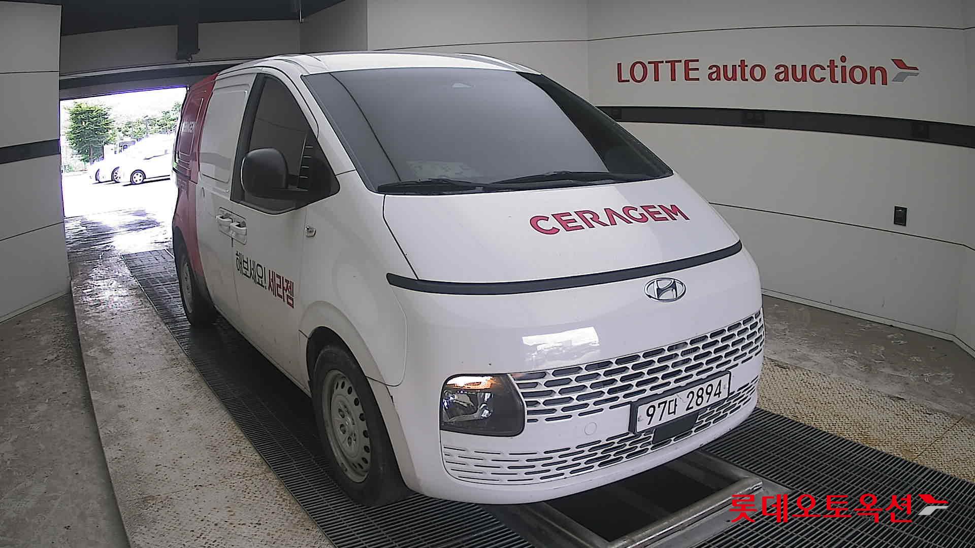 2022 - hyundai staria