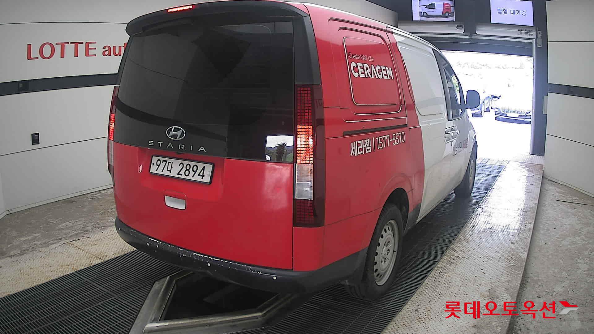 2022 - hyundai staria