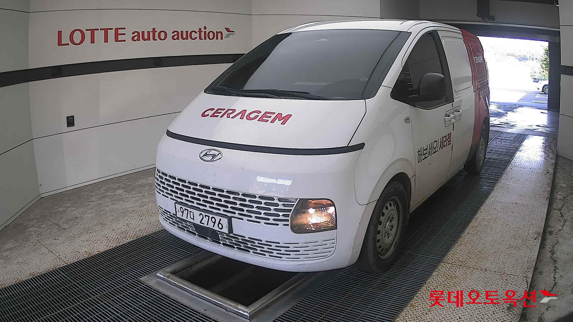 2022 - hyundai staria