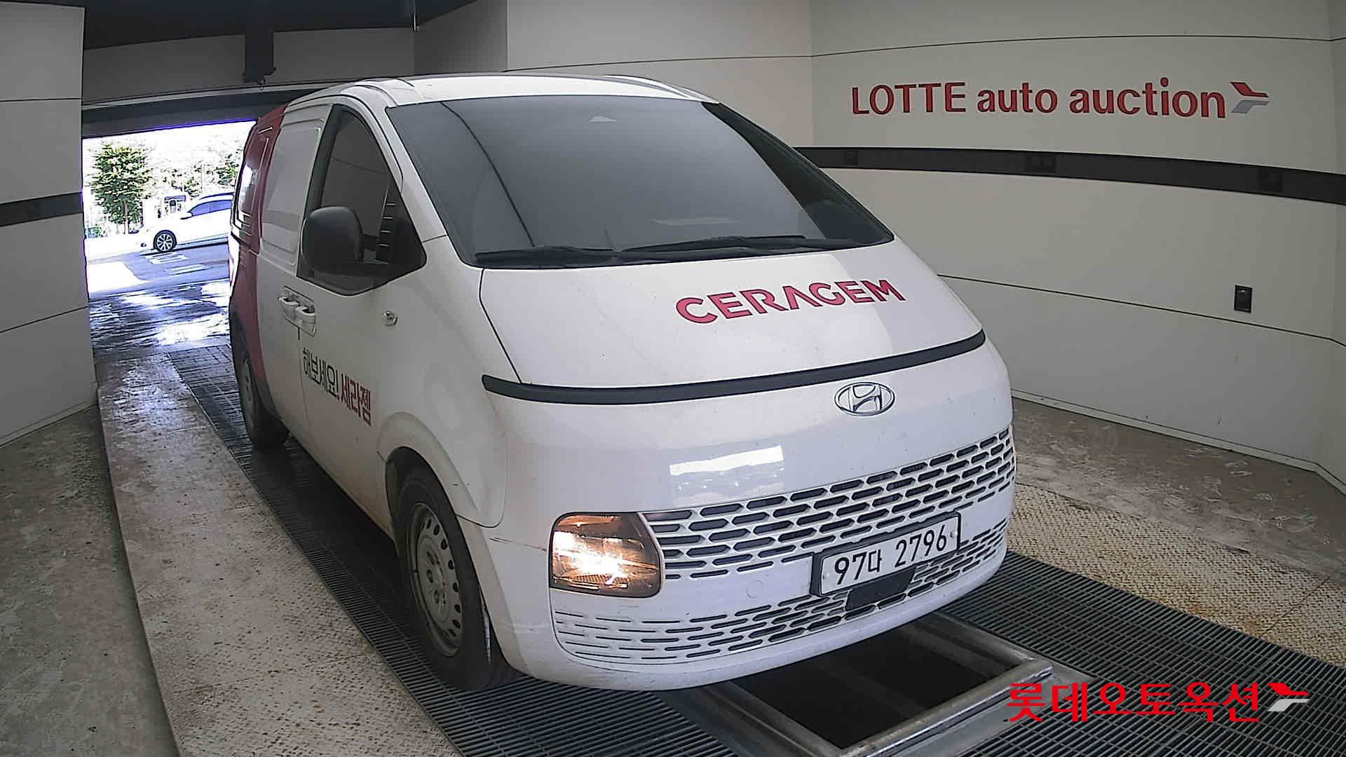 2022 - hyundai staria