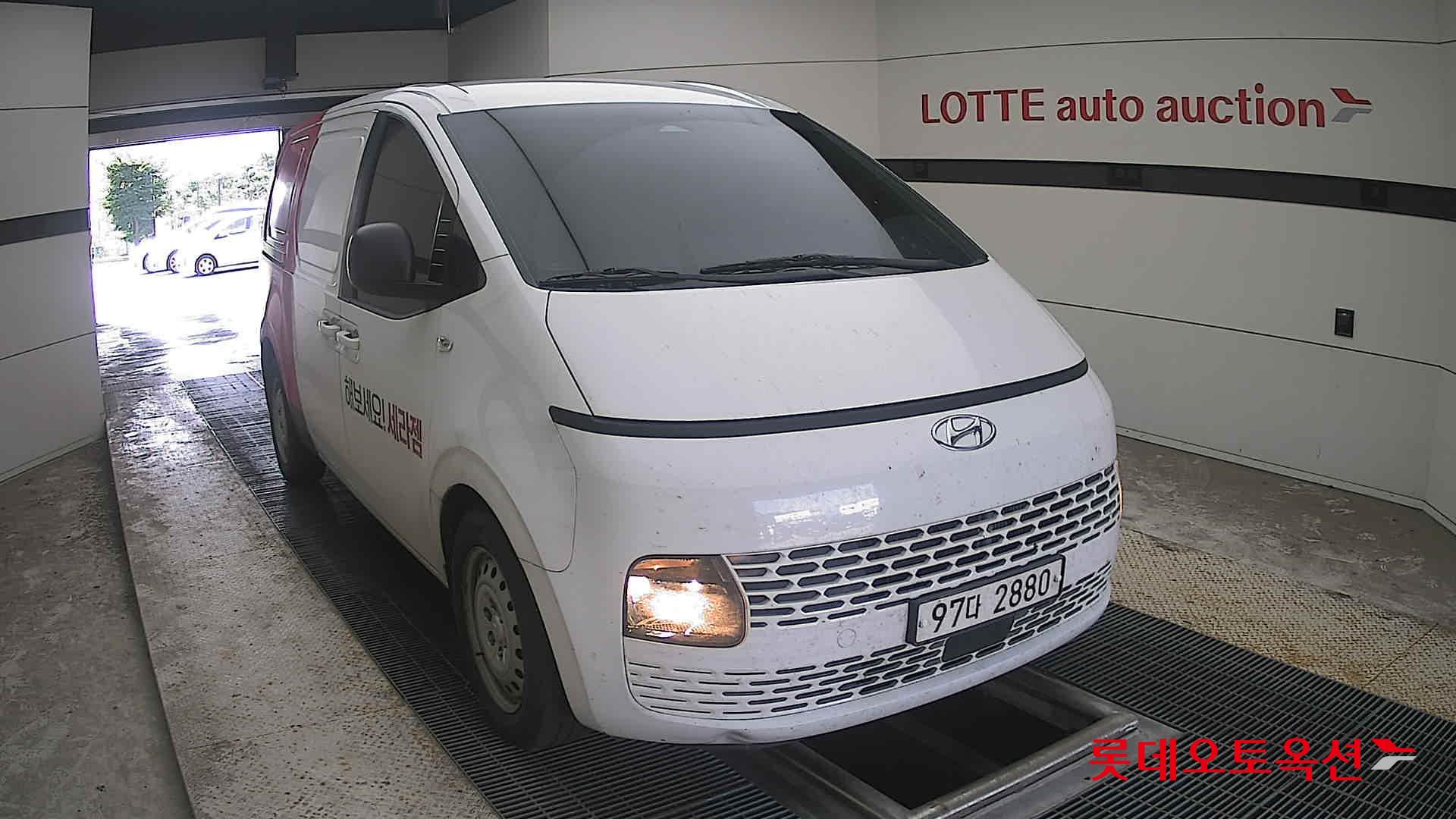 2022 - hyundai staria