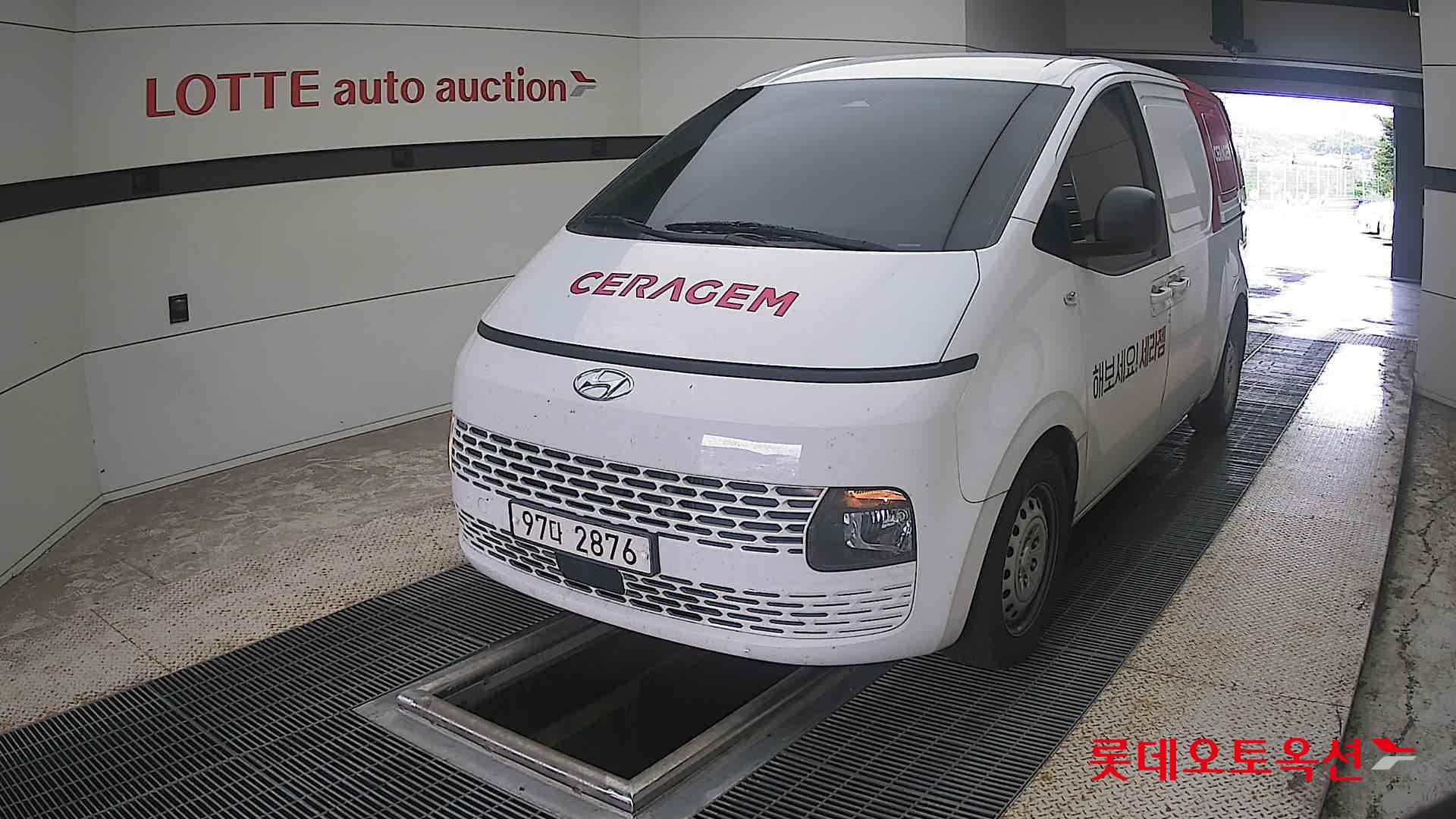 2022 - hyundai staria