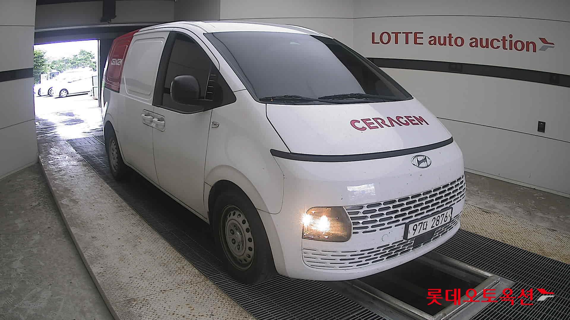 2022 - hyundai staria