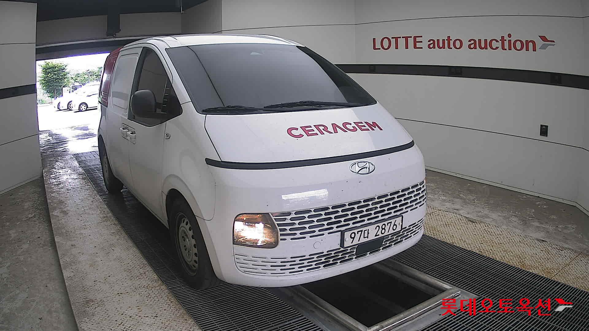 2022 - hyundai staria