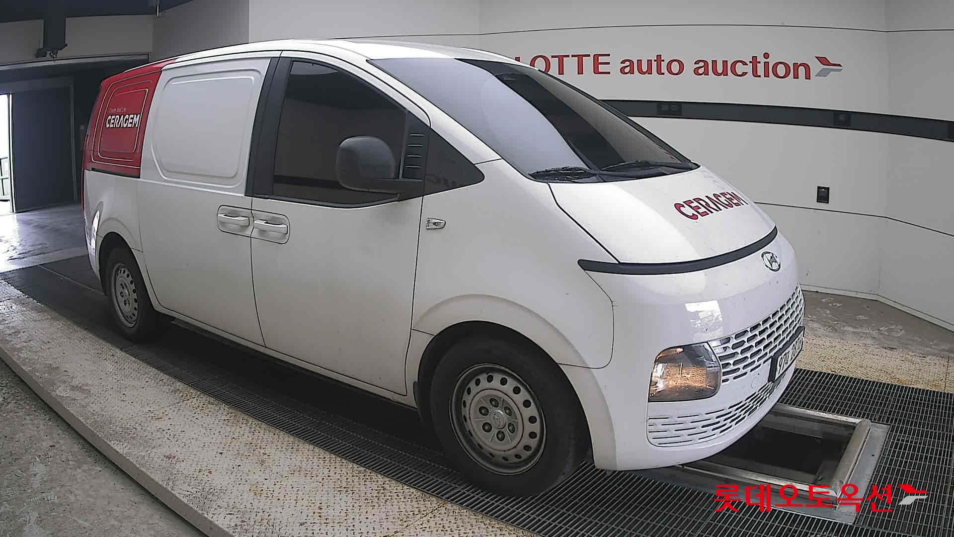 2022 - hyundai staria