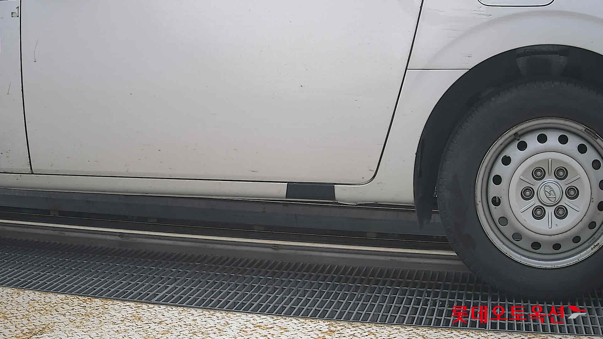 2022 - hyundai staria