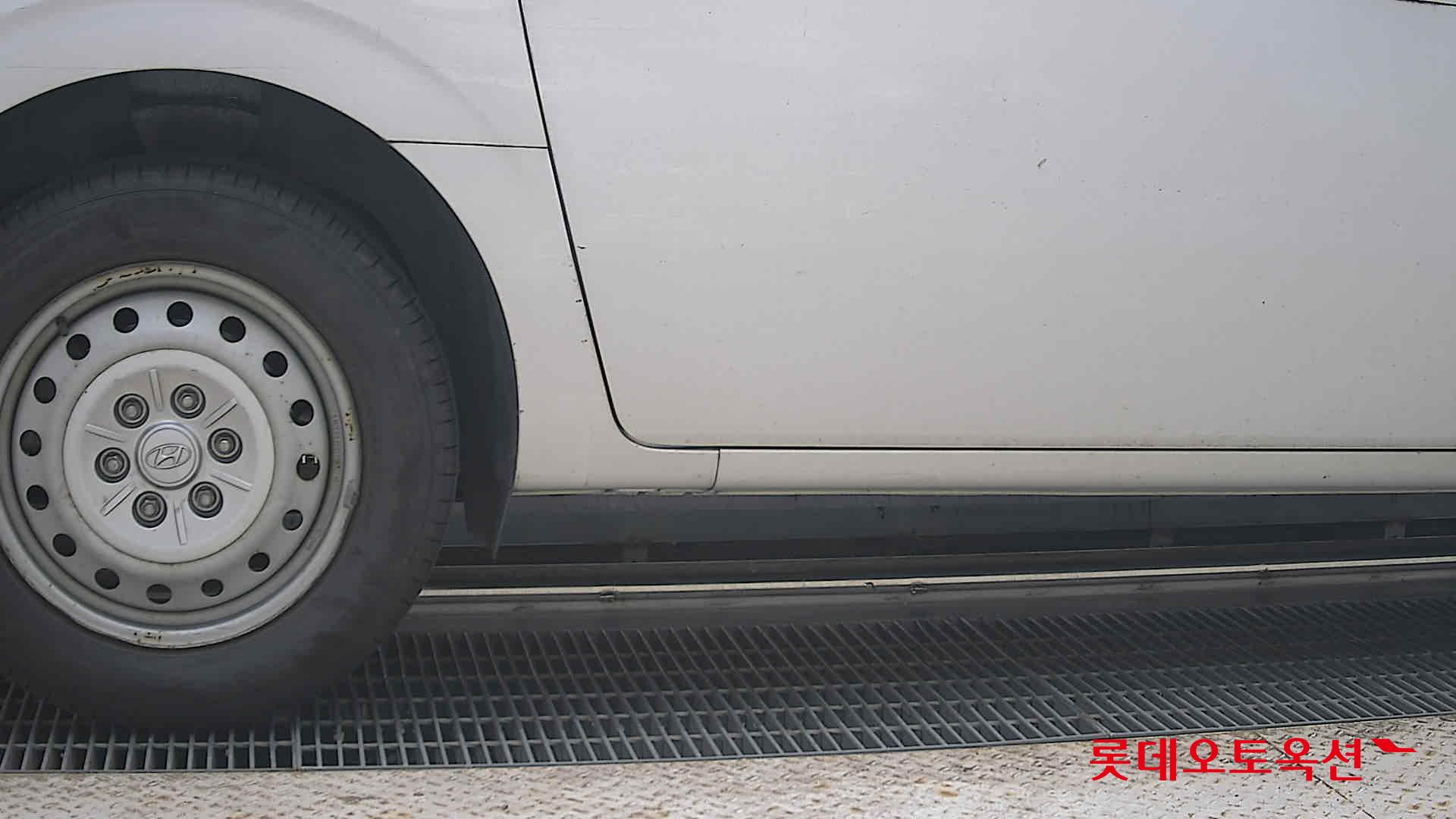 2022 - hyundai staria