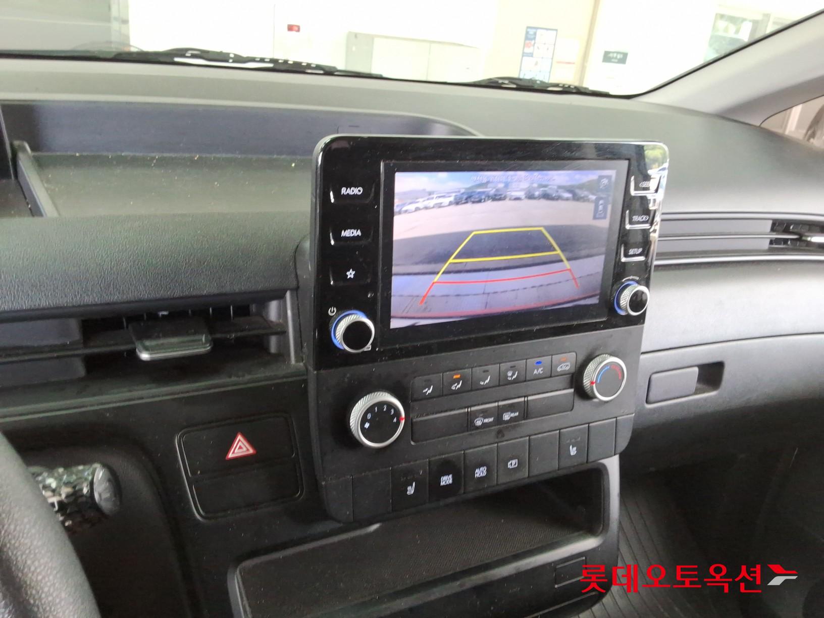 2022 - hyundai staria