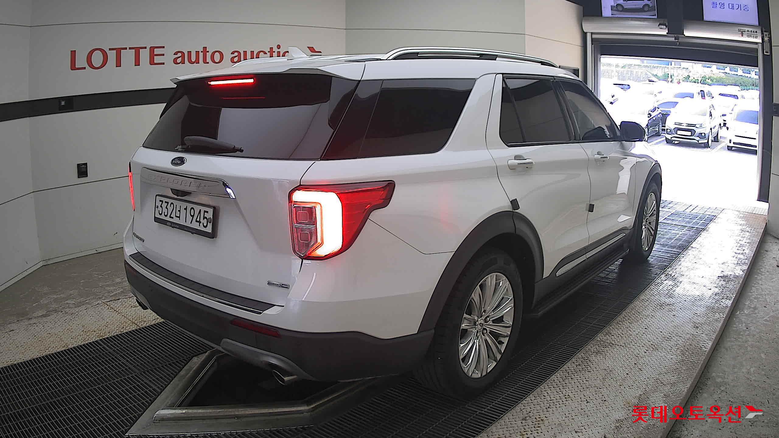 2020 - ford explorer