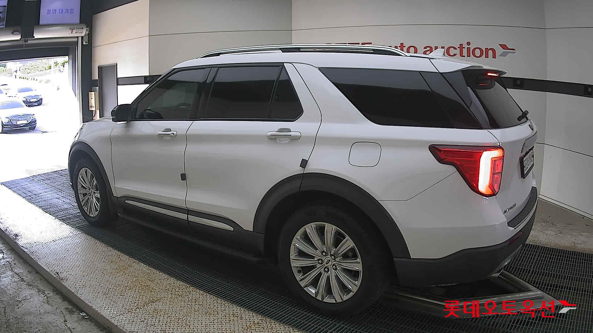 2020 - ford explorer