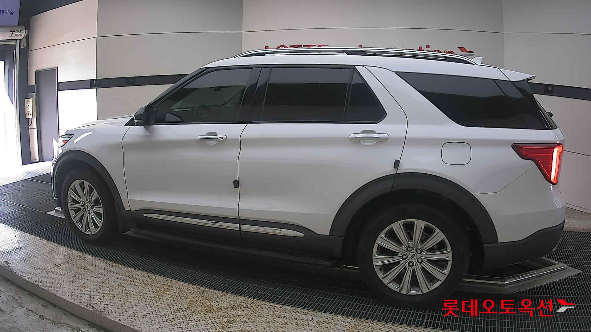 2020 - ford explorer