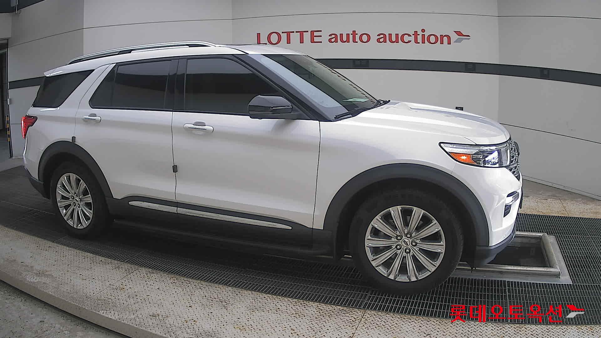 2020 - ford explorer