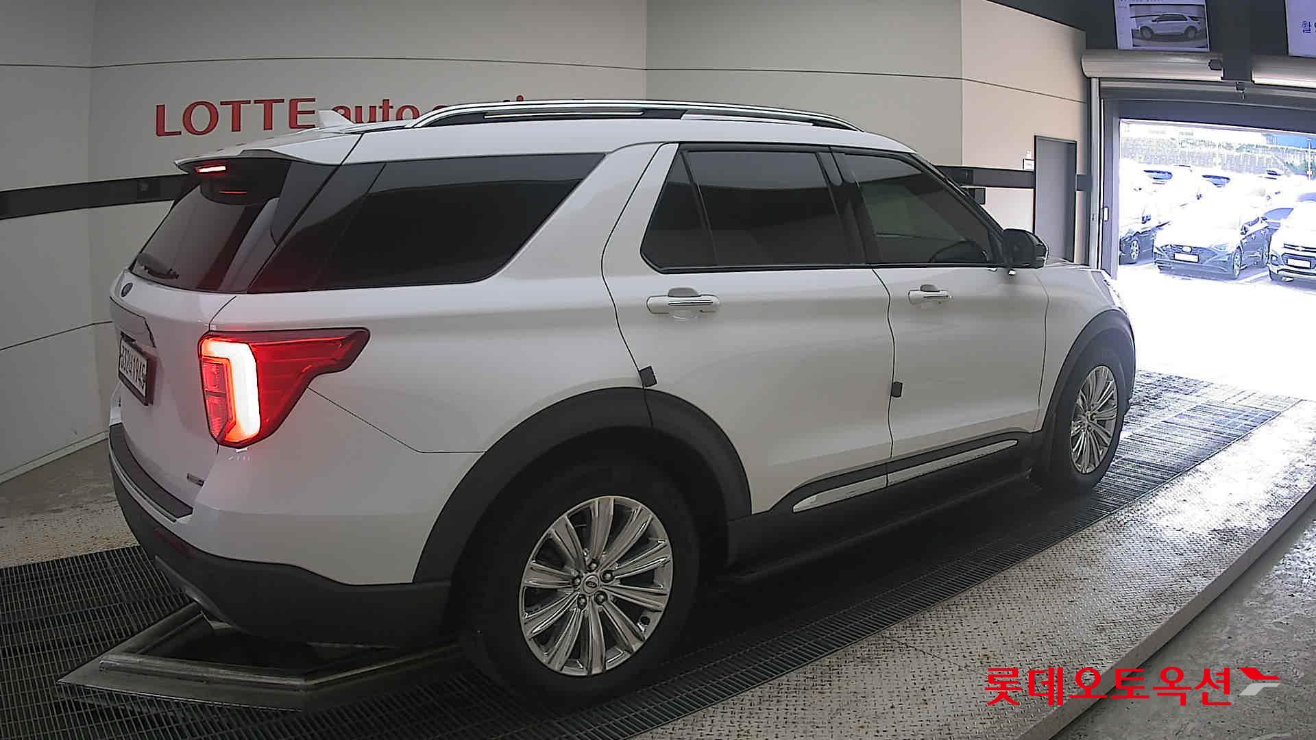 2020 - ford explorer