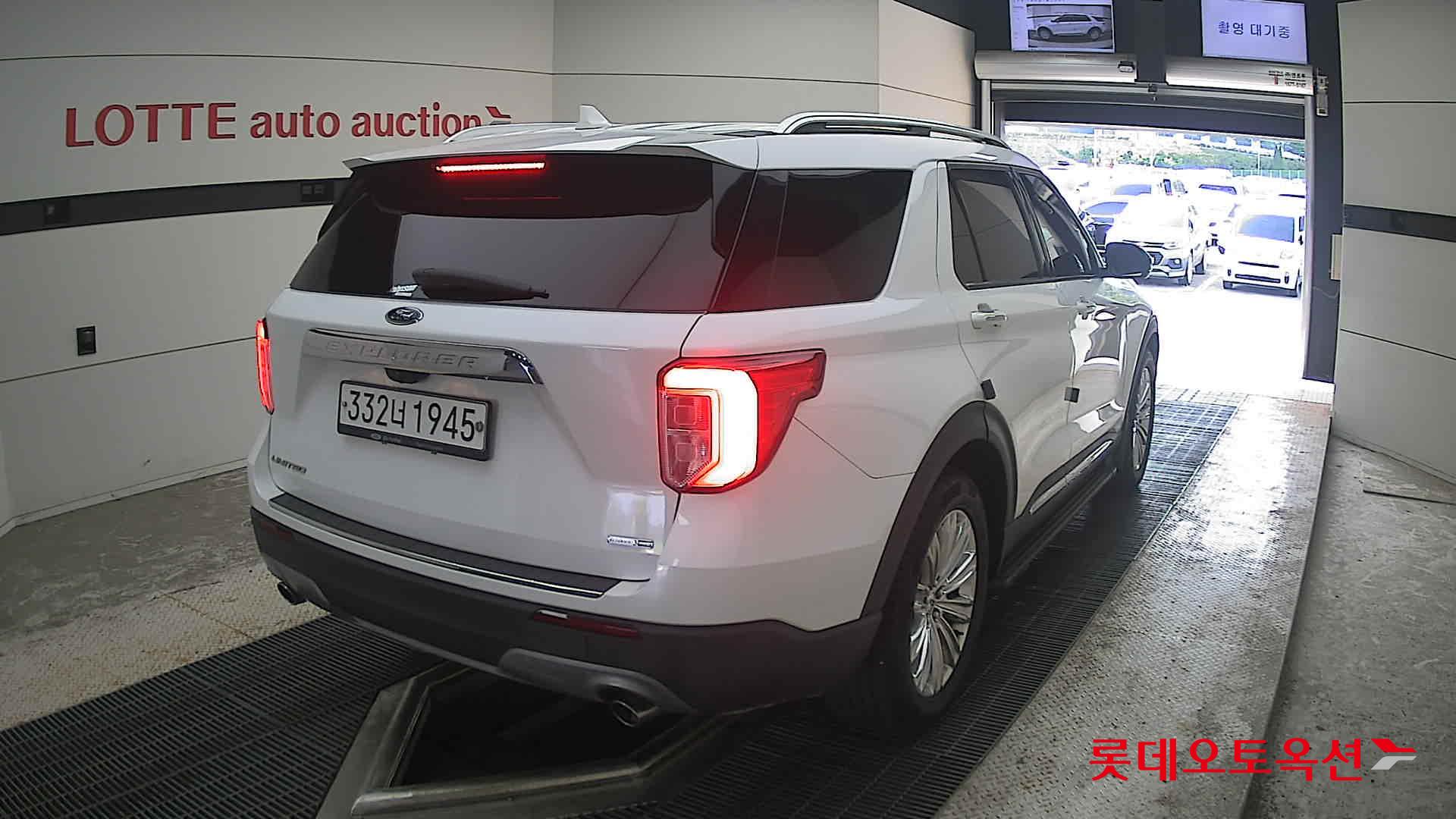 2020 - ford explorer