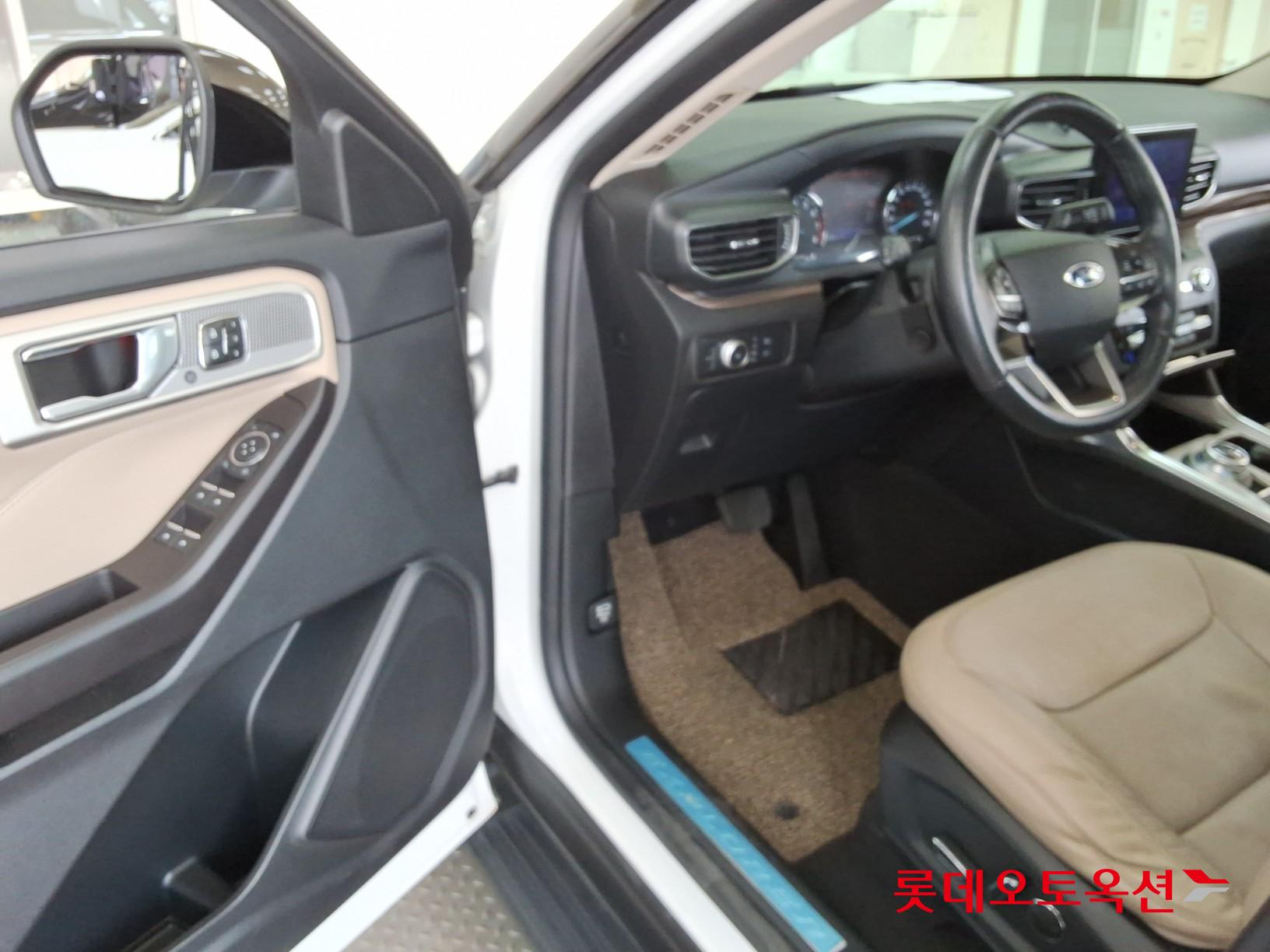 2020 - ford explorer