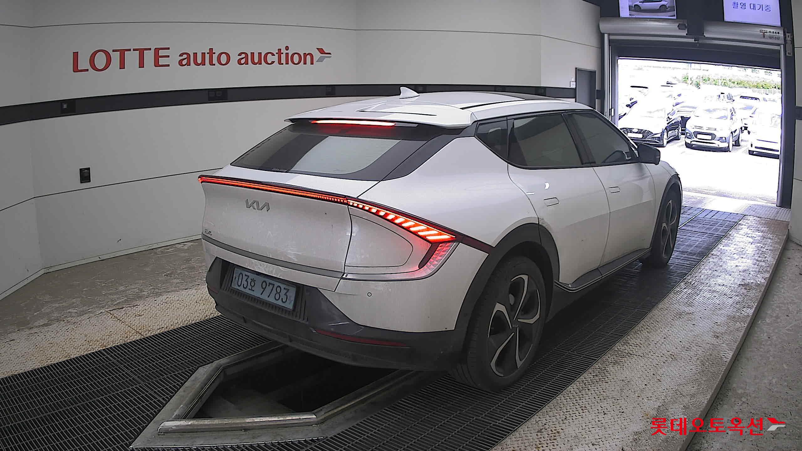 2022 - kia ev6