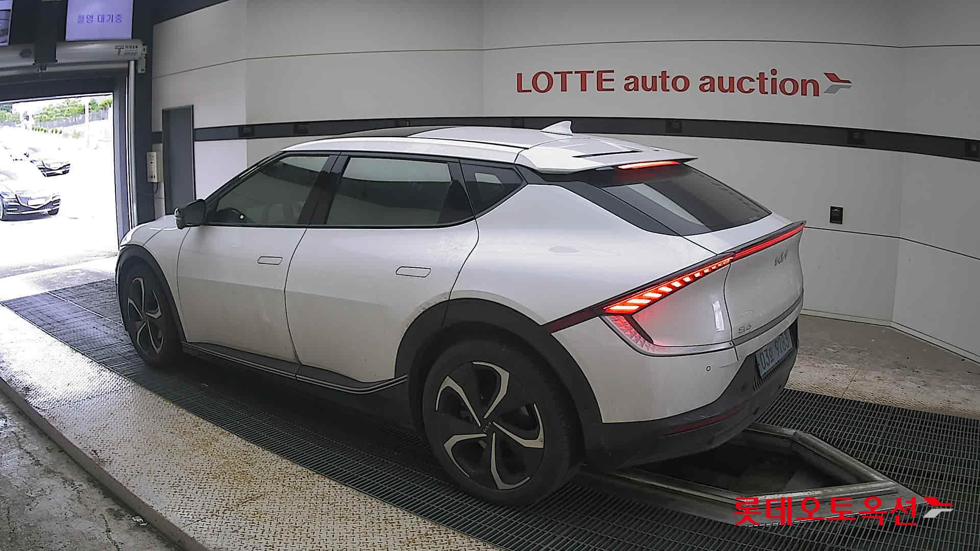 2022 - kia ev6